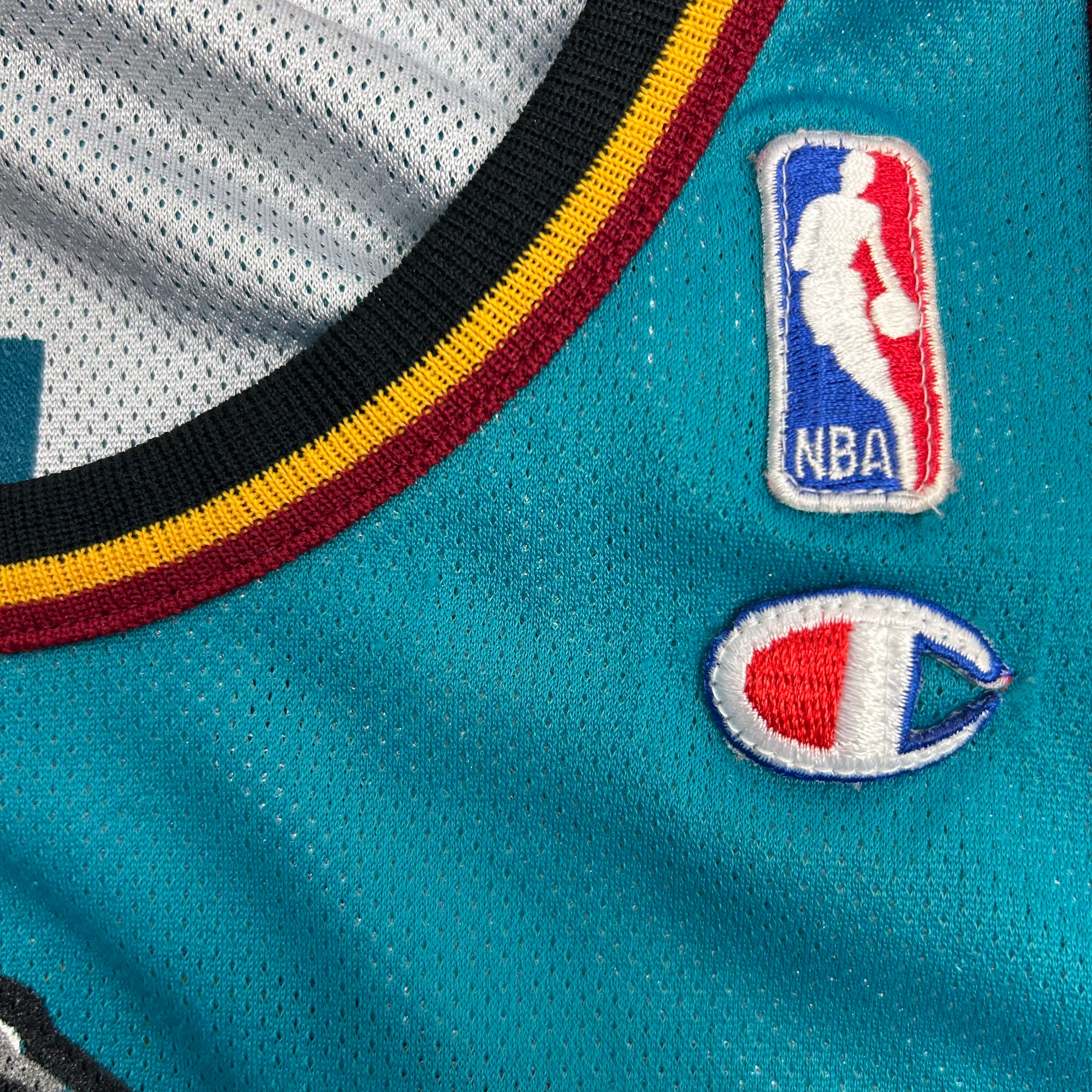 Vintage Reversible Detroit Pistons Grant Hill Basketball Jersey