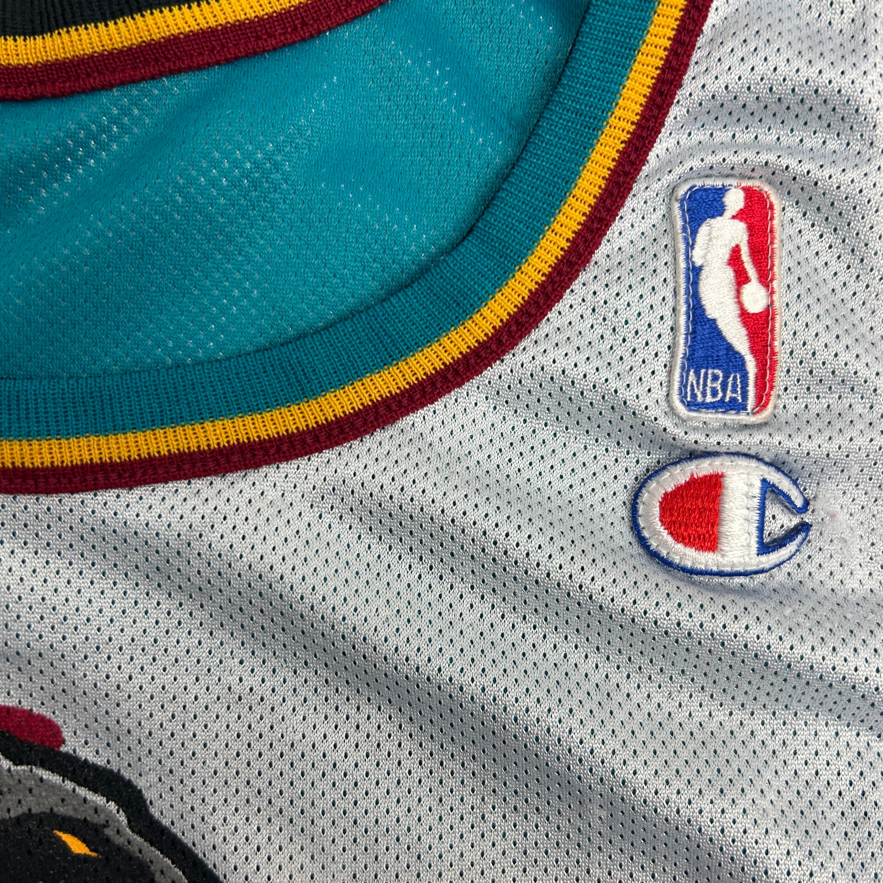 Vintage Reversible Detroit Pistons Grant Hill Basketball Jersey