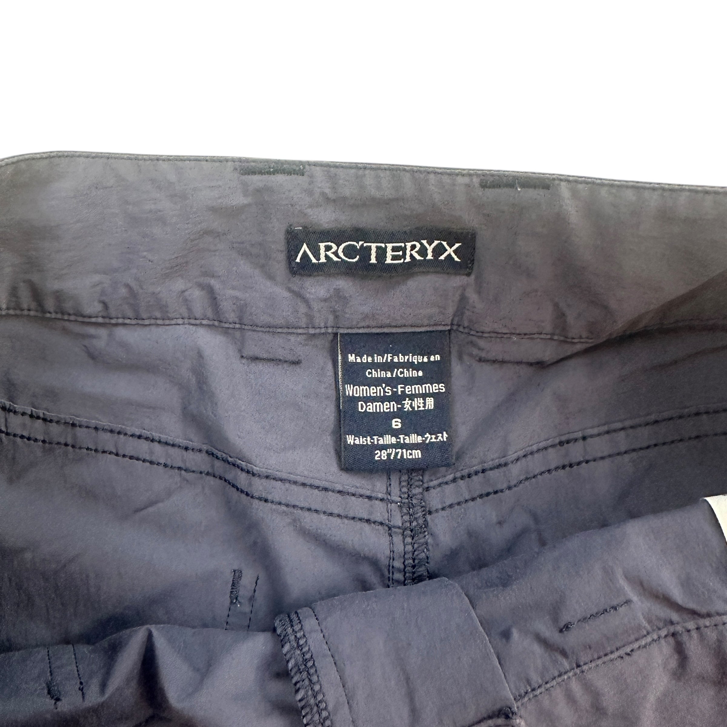 Arc’teryx Women’s Shorts Navy Blue
