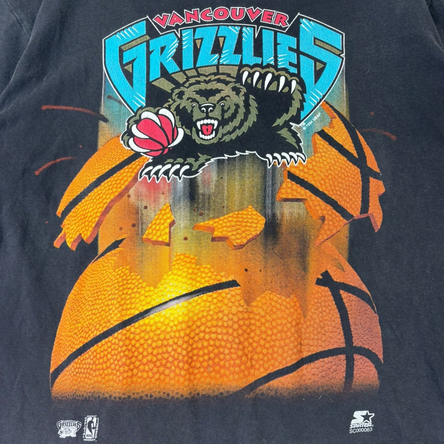 Vintage 1994 Vancouver Grizzlies Basketball T-Shirt Black