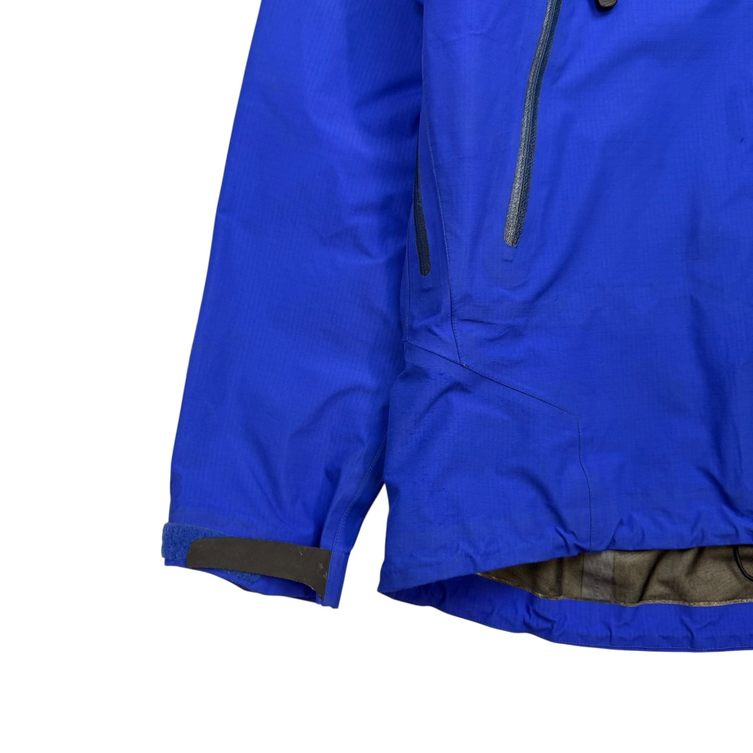 Vintage Arc’teryx Women’s Beta AR Jacket Too Blue