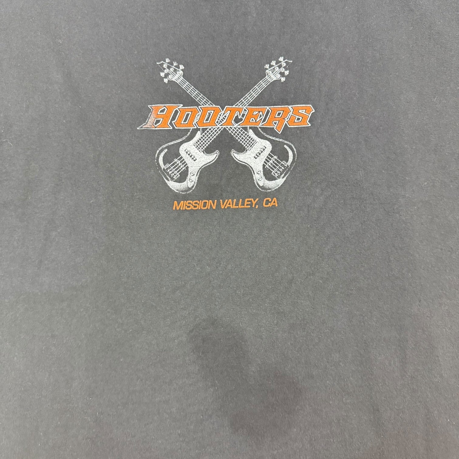 Vintage Hooters Rocks Tee Black