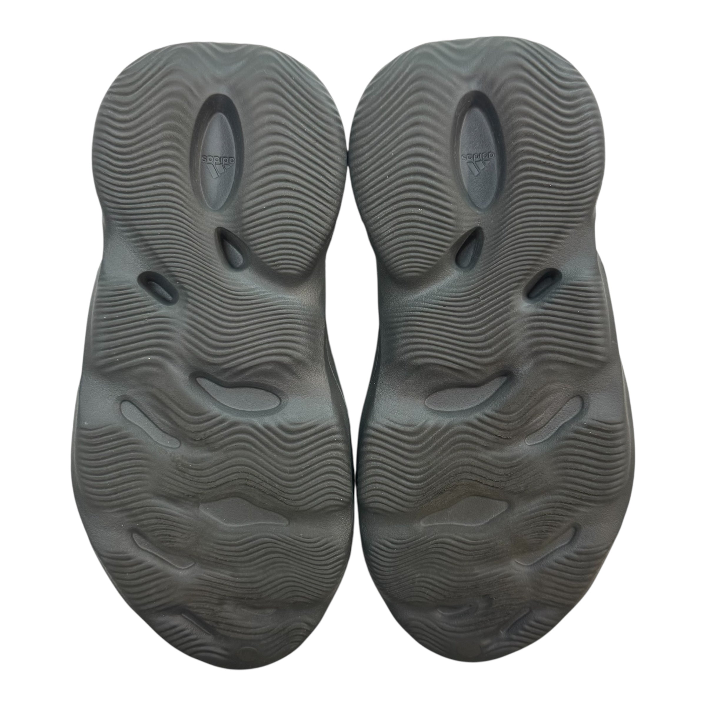 Yeezy Foam RNNR Carbon (Used)