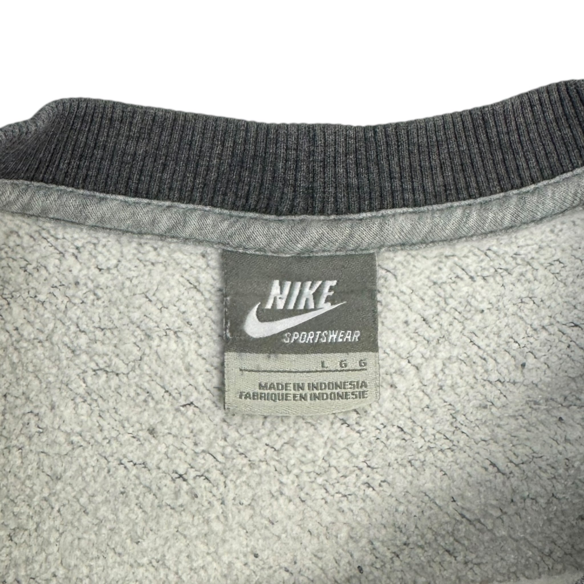 Vintage Y2K Nike Spellout Swoosh Crewneck Grey