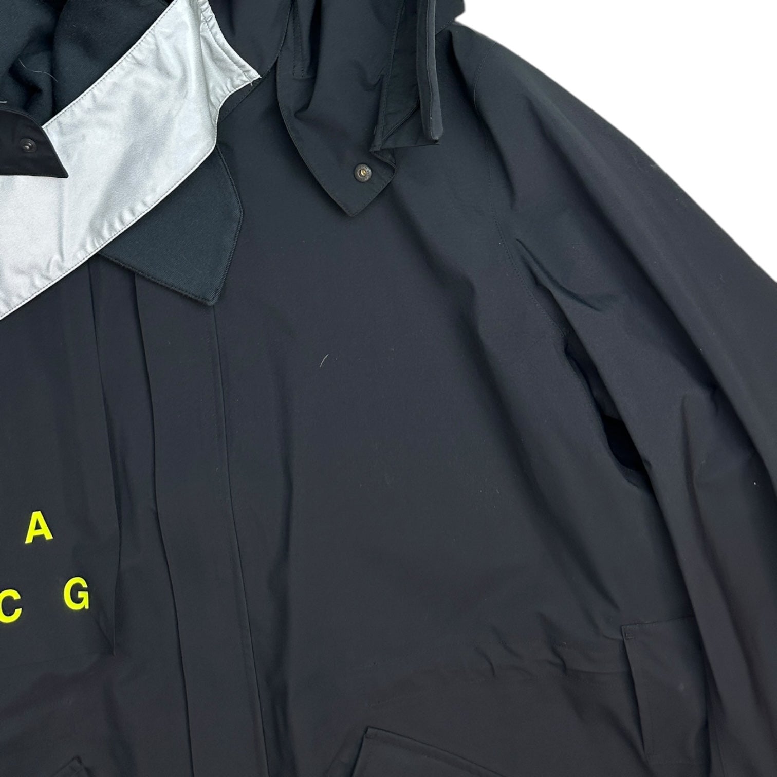 NikeLab x Nike ACG Gore-tex Tench Coat Black