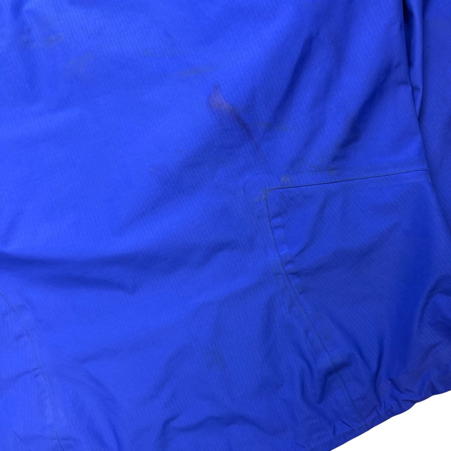 Vintage Arc’teryx Women’s Beta AR Jacket Too Blue