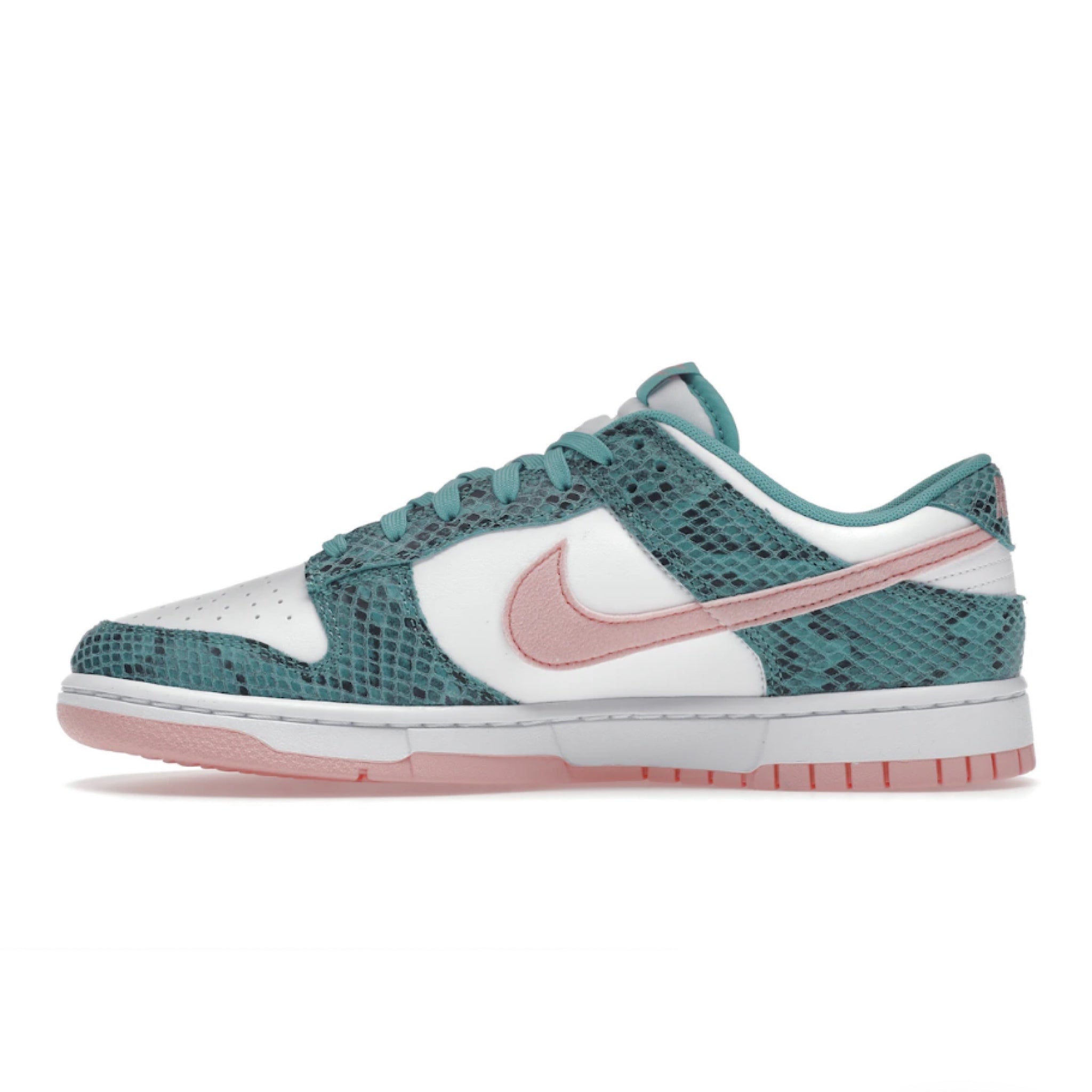 Dunk Low Snakeskin Washed Teal Bleached Coral