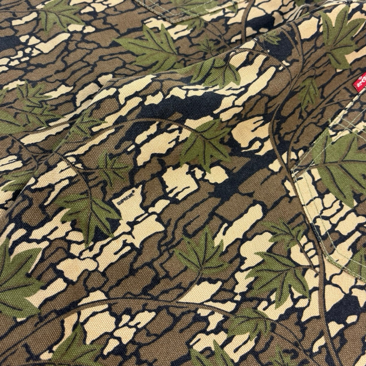 Supreme x Levi’s Camouflage 505 Canvas Jean