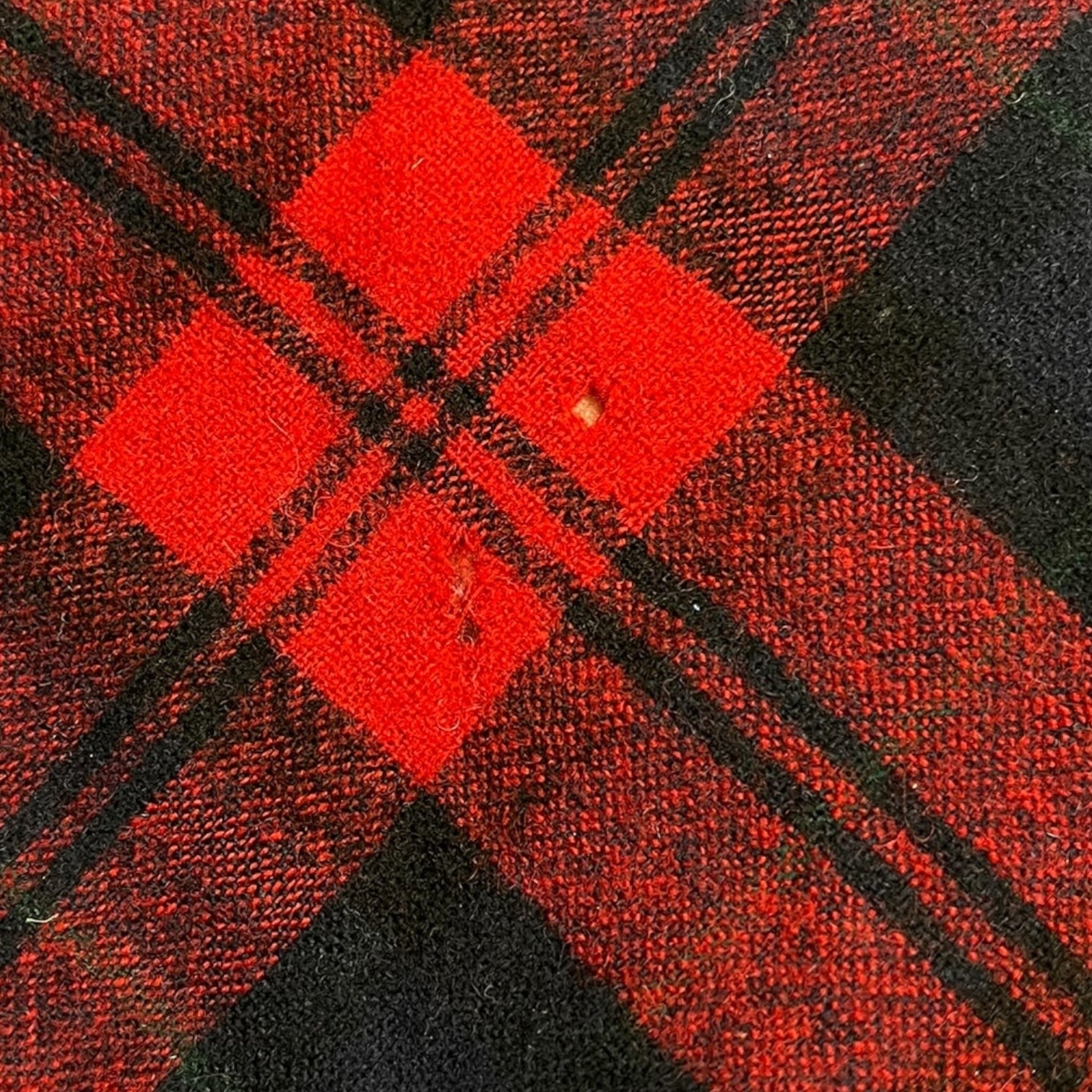 Vintage Pendleton Plaid Wool Button Up Shirt Black/Red