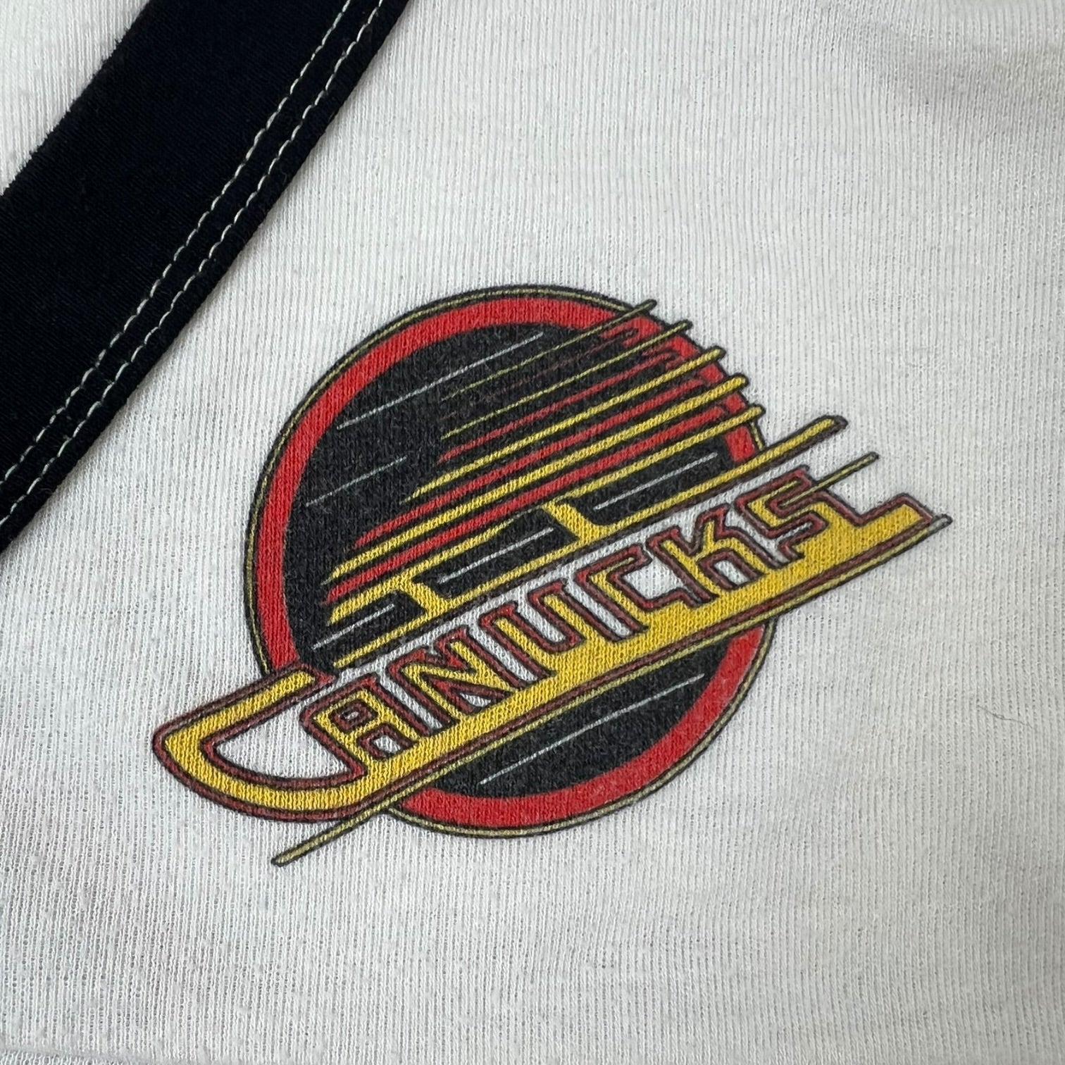Vintage Vancouver Canucks “Flying Logo”  T-Shirt White