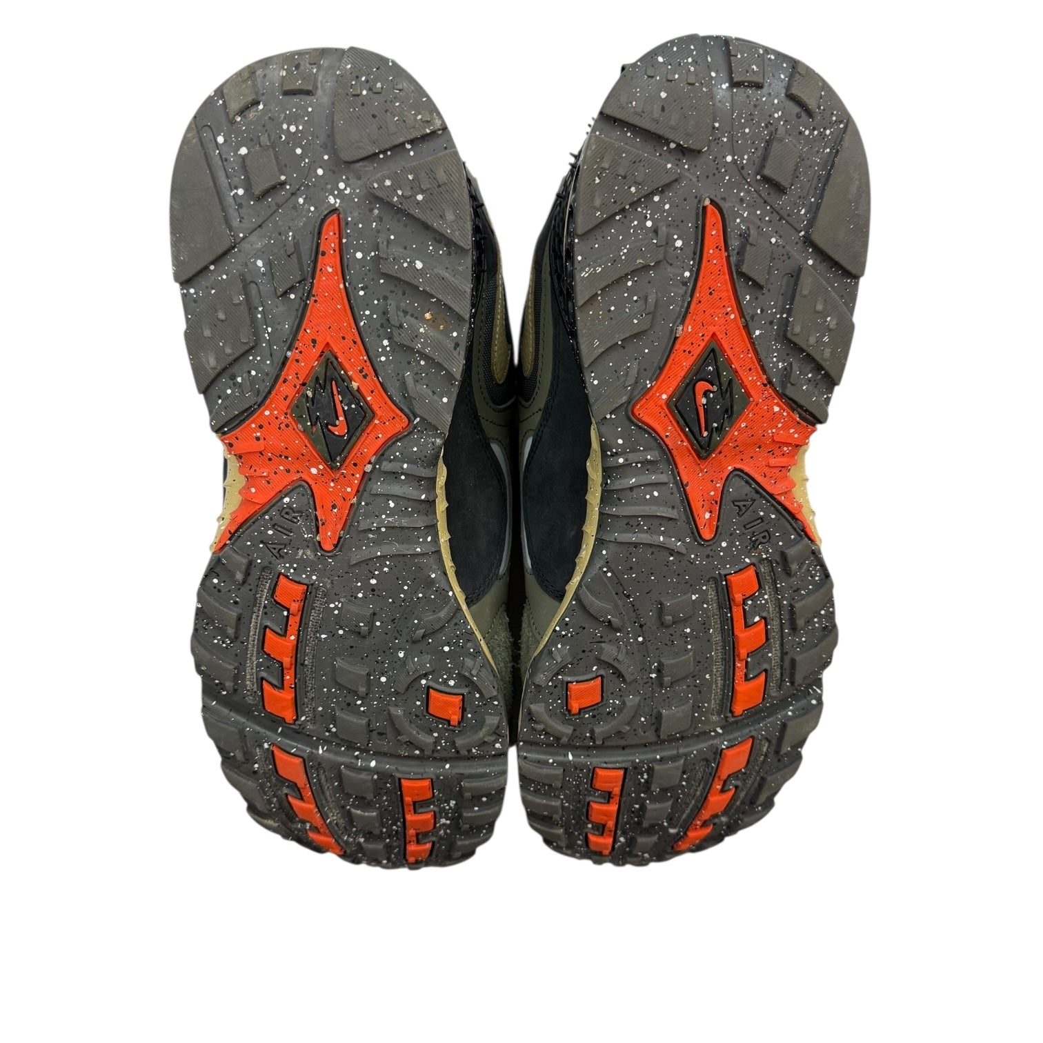 Nike x Undefeated Air Terra Humara Cargo Khaki (Used)