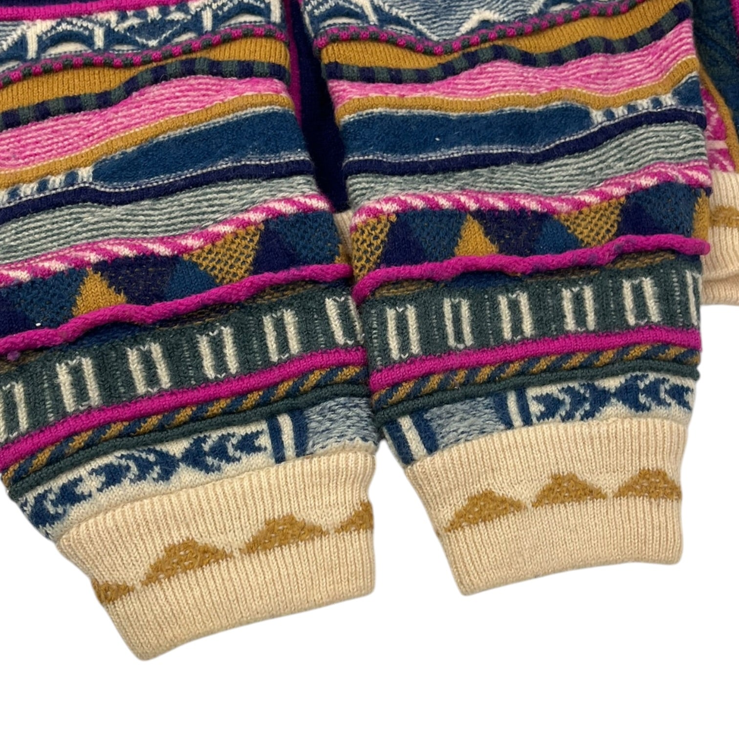 Vintage Aklanda Zig Zaggy 3D Knit Candy Box