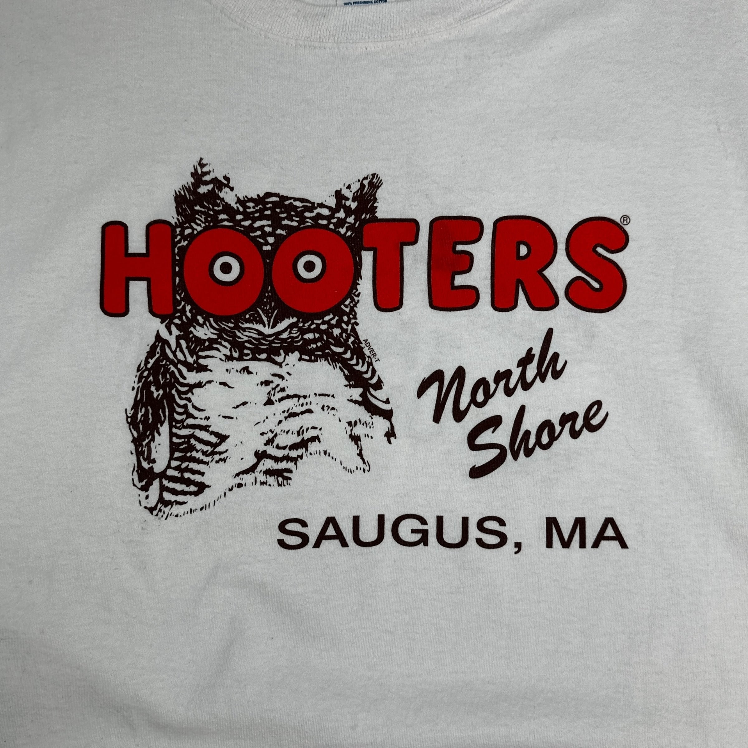 Vintage Hooters North Shore Saugus Massachusetts Tee