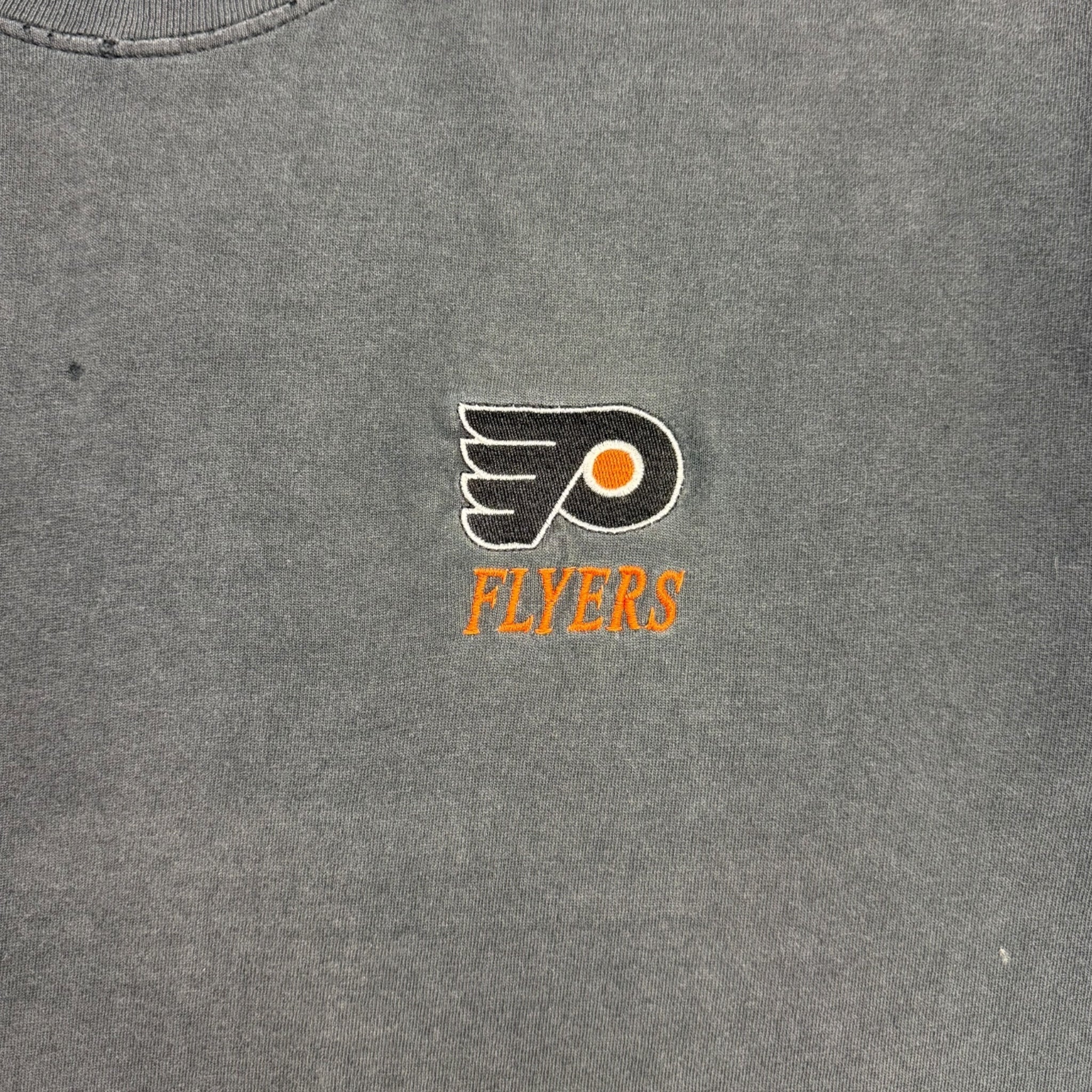 Vintage Philadelphia Flyers NHL Distressed T-Shirt