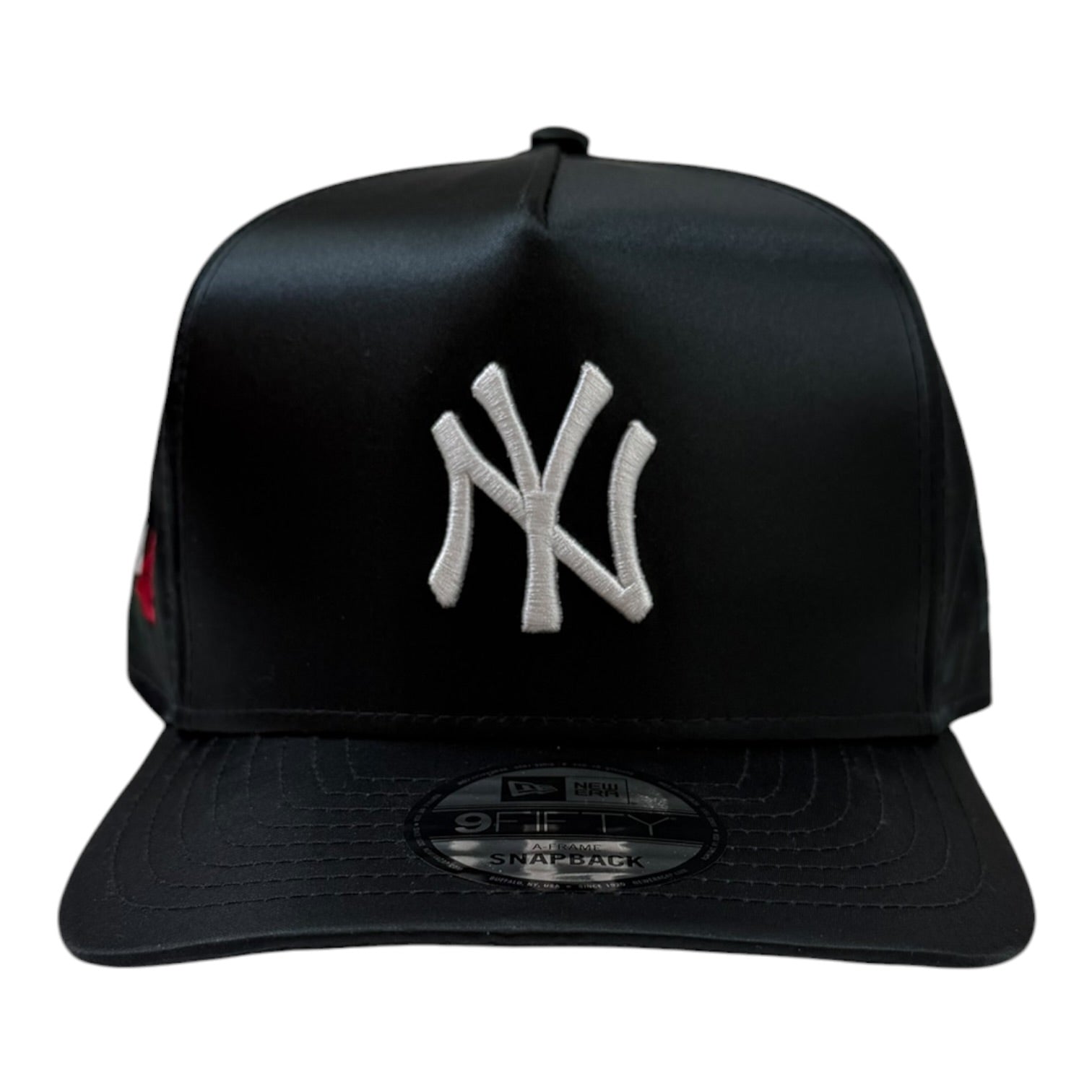 Kith & New Era for the New York Yankees Satin Hat Black