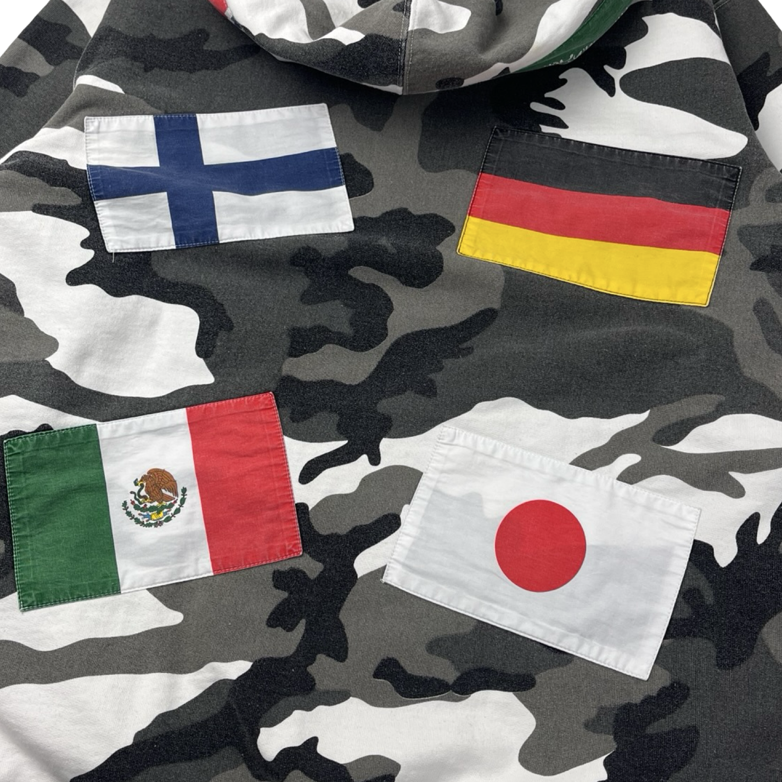 Supreme Flags Patch Snow Camo Pullover Hoodie