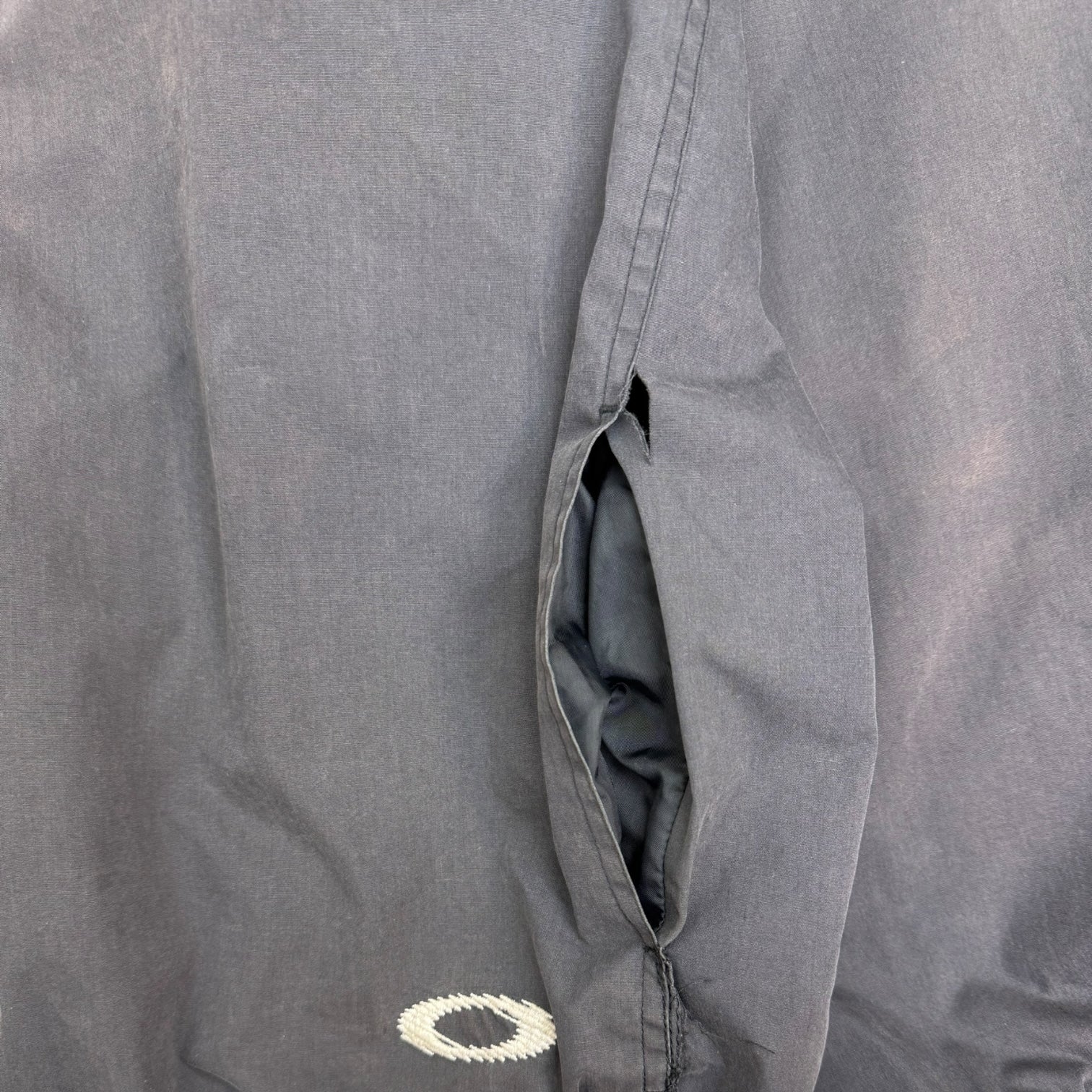 Vintage Oakley Pullover Windbreaker Faded Black