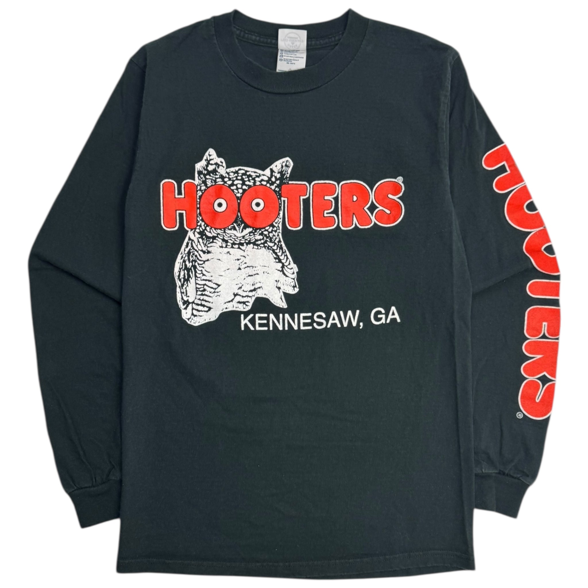 Vintage Hooters Sleeve Spellout Longsleeve Shirt