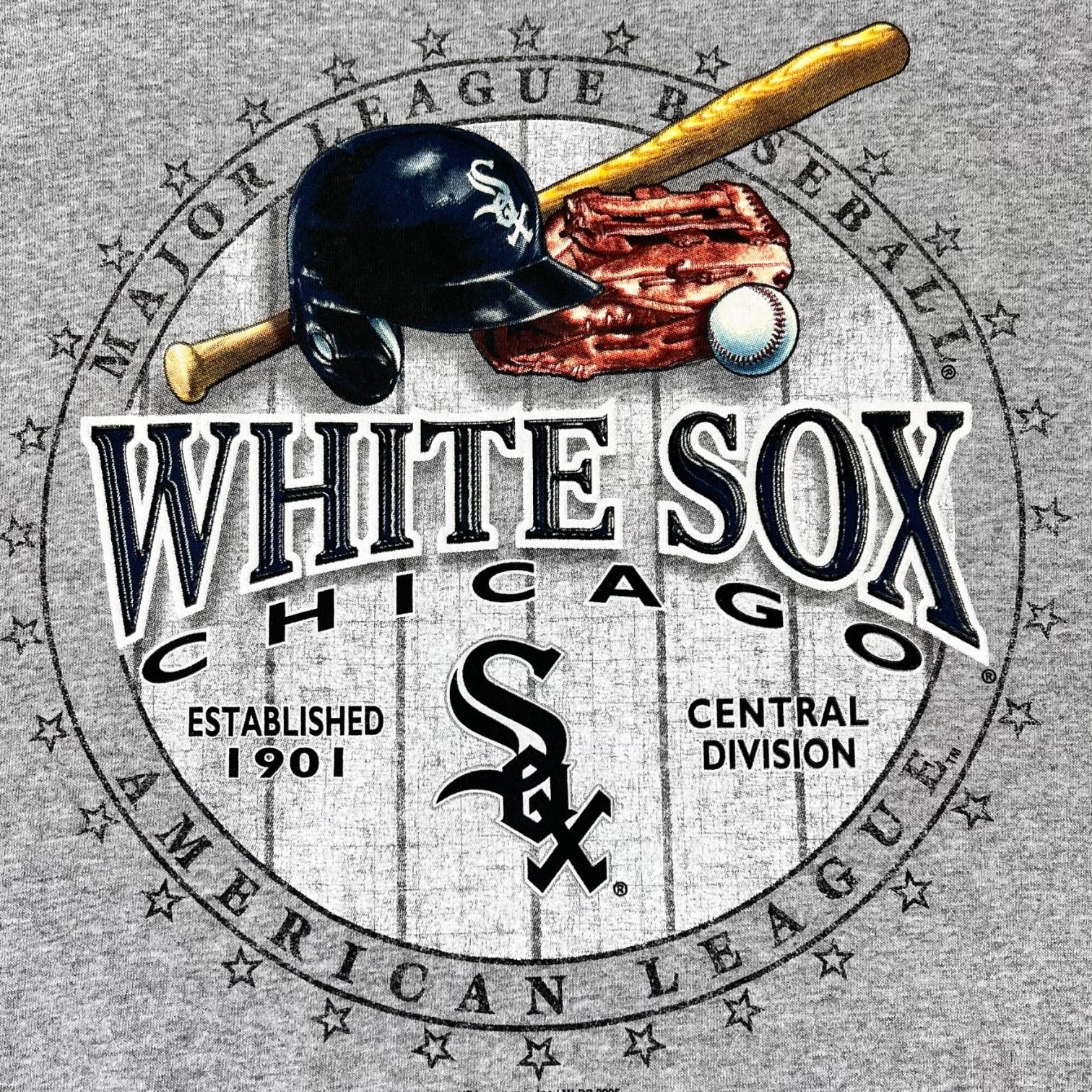 Vintage Y2K 2005 Chicago White Sox Major League Baseball Graphic T-Shirt
