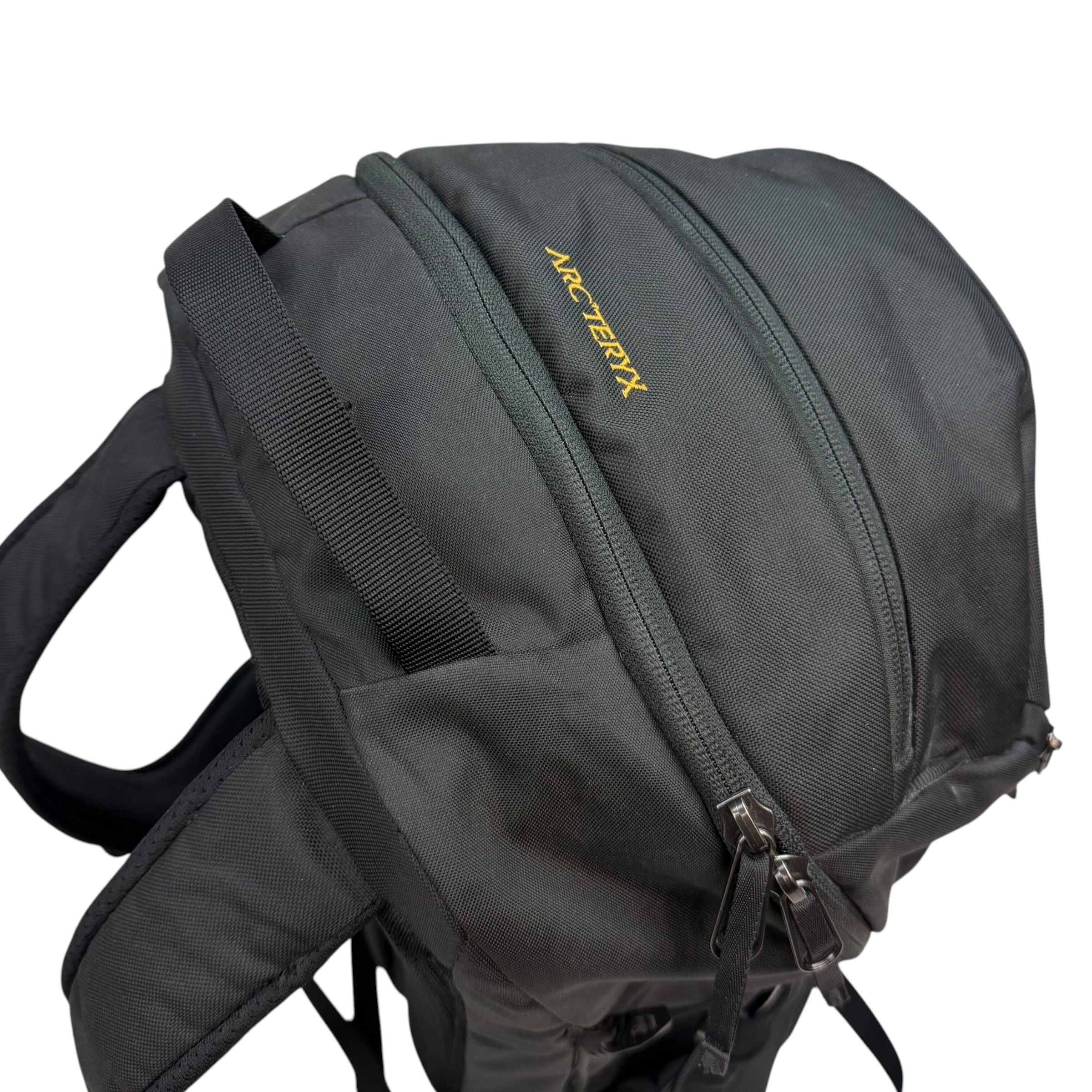 Arcteryx Mantis 26 Backpack Black/Gold