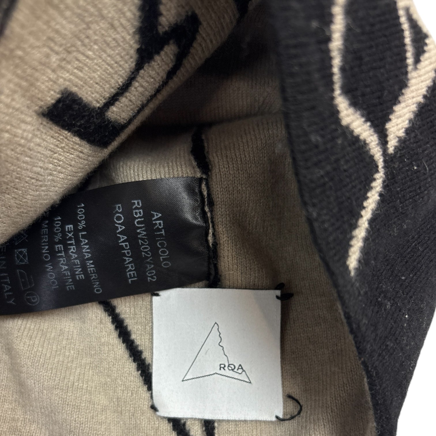 ROA Wool Beanie Black