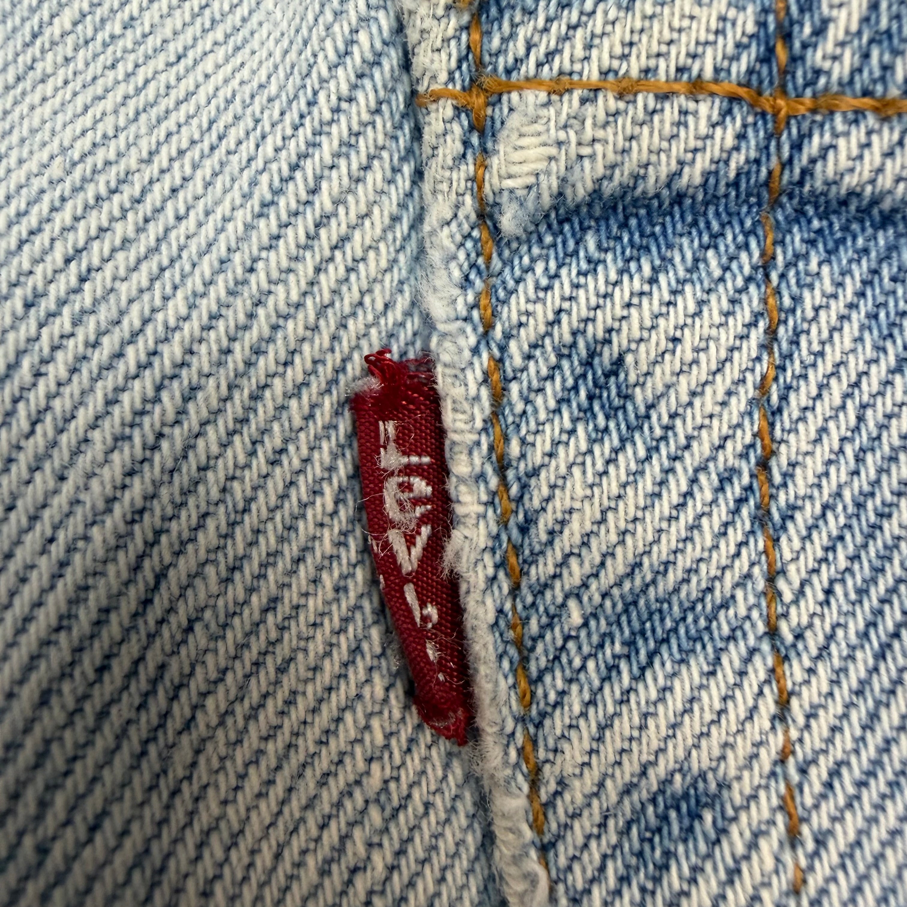 Vintage Levi’s 505 Light Wash Denim Jeans Blue
