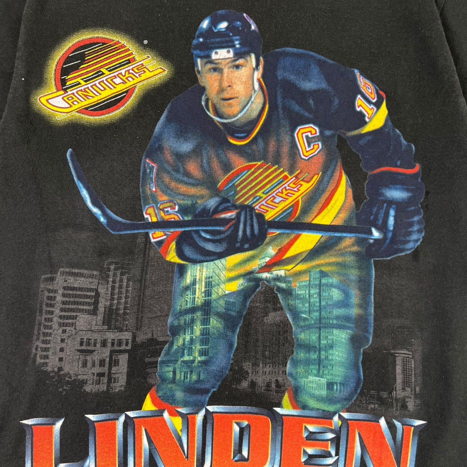 Vintage 90’s Vancouver Canucks Trevor Linden Graphic T-Shirt Black