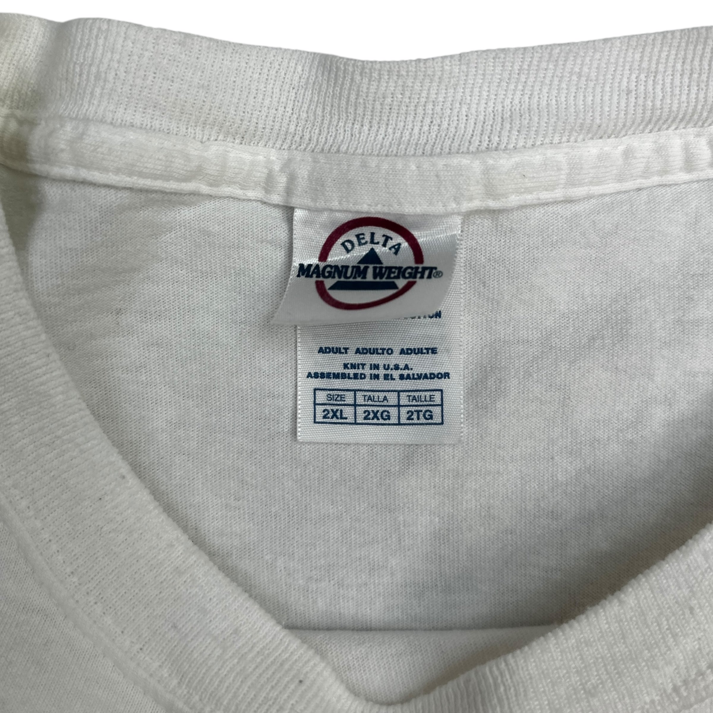 Vintage Hooters North Shore Saugus Massachusetts Tee