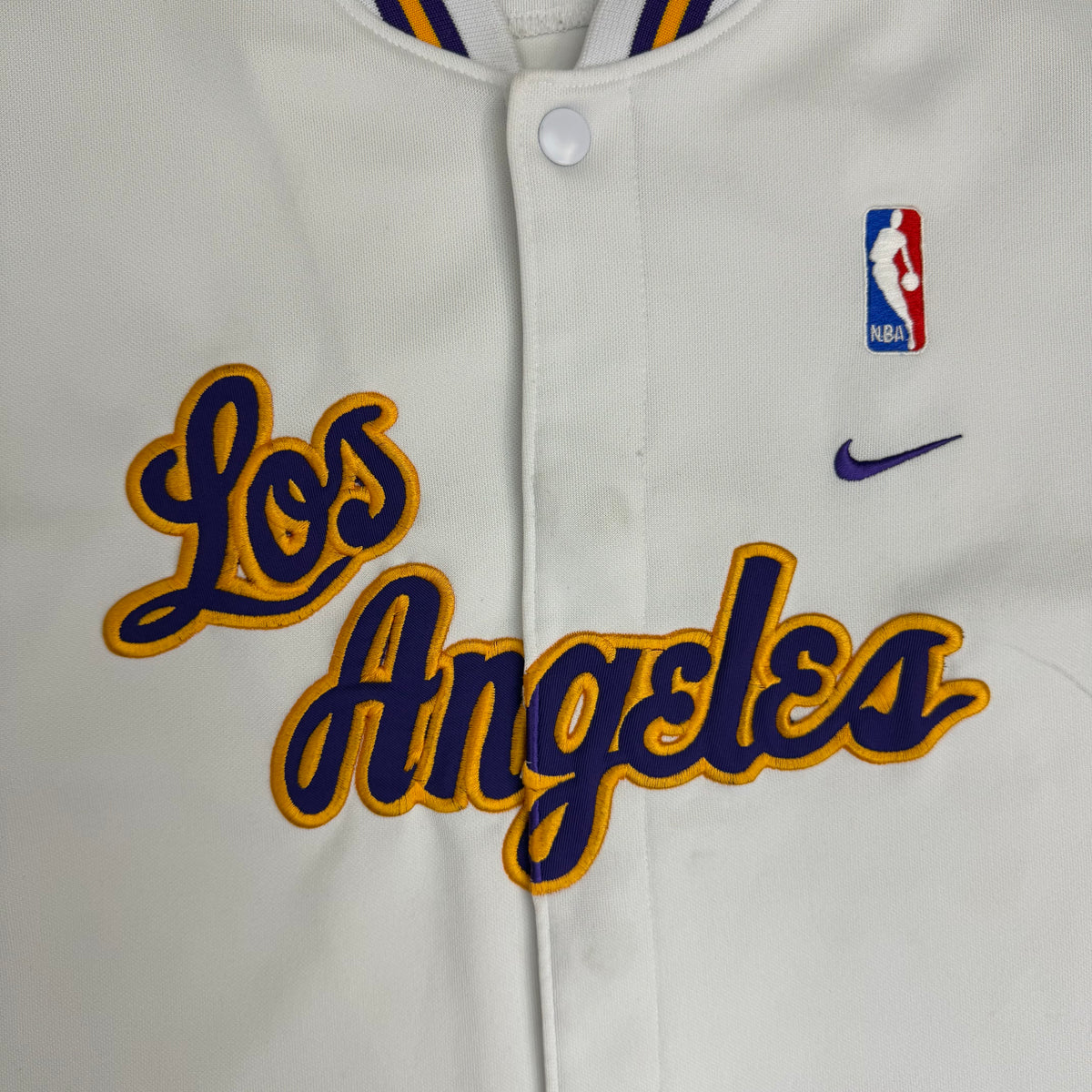 Vintage Nike Los Angeles Lakers Snap Button Shootaround Jersey White
