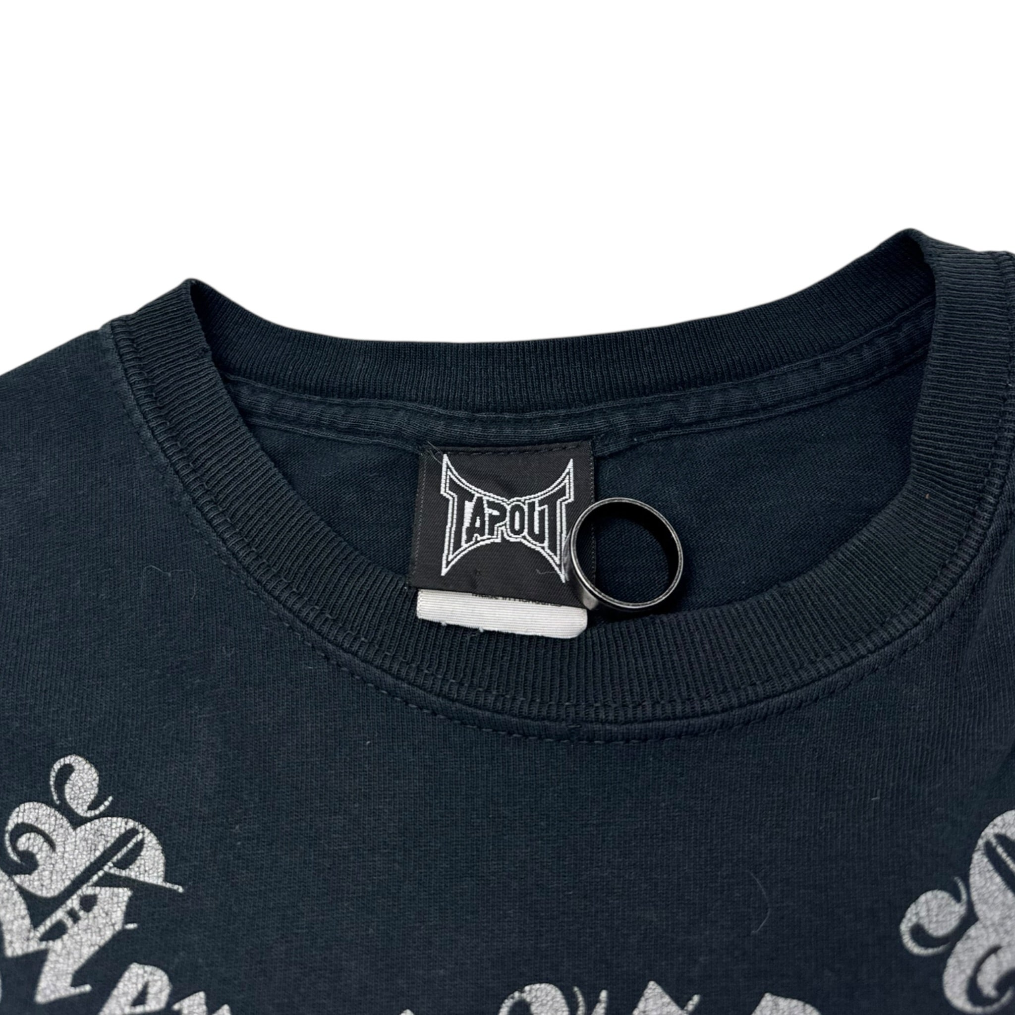 Vintage Y2K Tapout Chained Logo T-Shirt