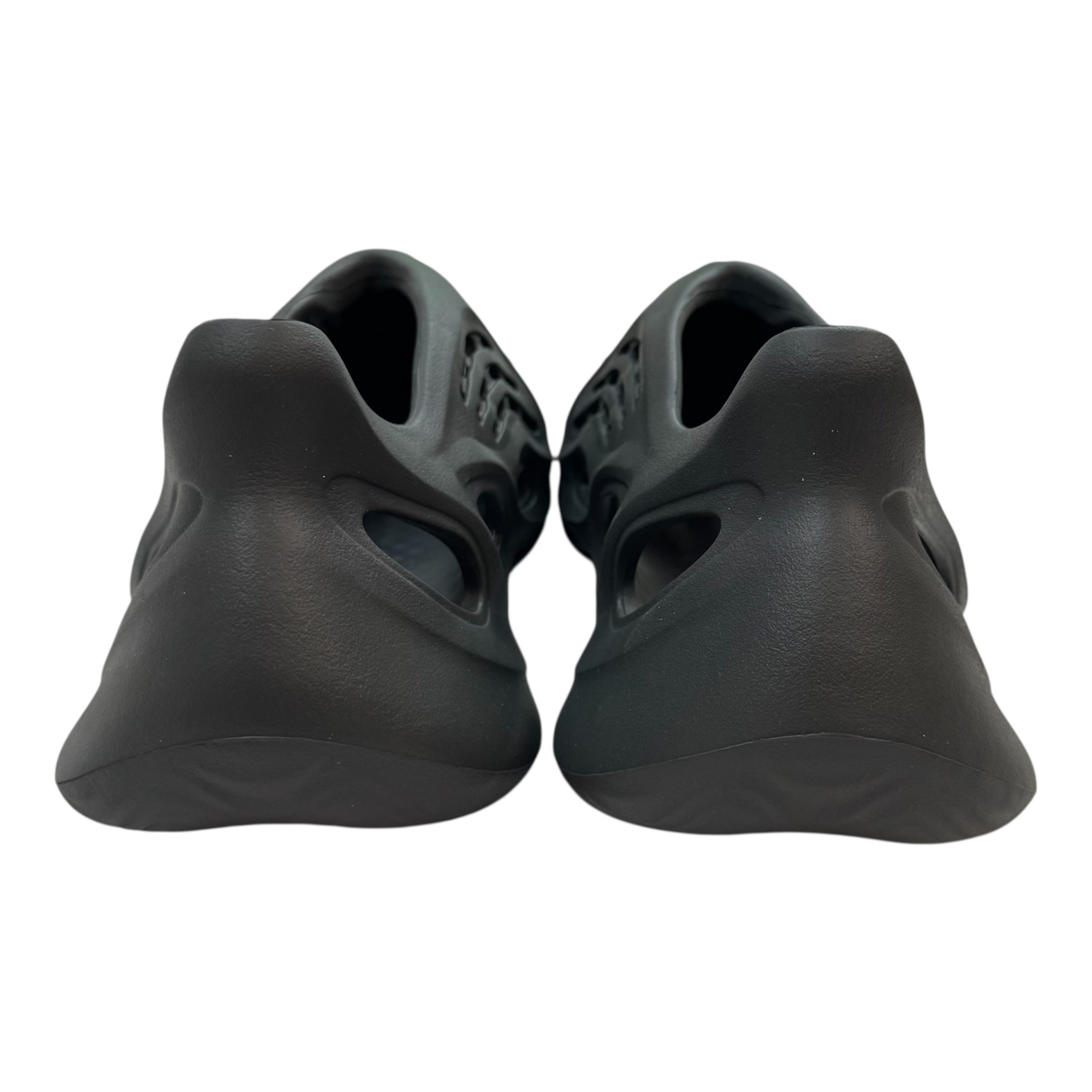 Yeezy Foam RNNR Carbon (Used)