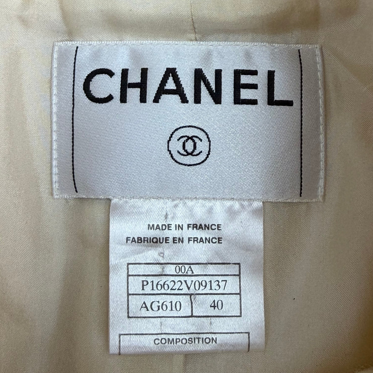 (W) Fall 2000 Chanel Wool Blanket Stitched Zip Up Coat Cream