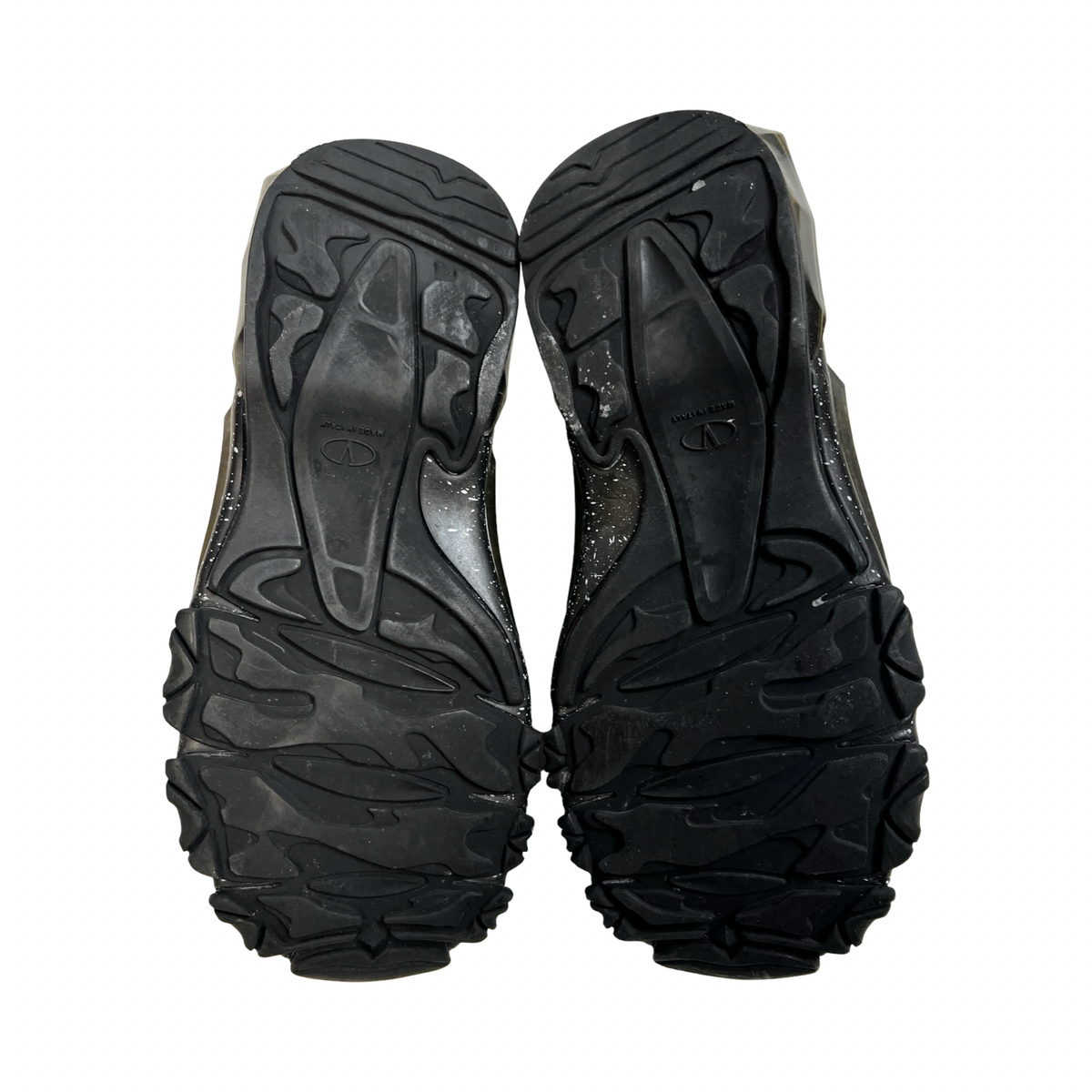 Valentino Garavani Bounce Leather Low-Top Sneaker (Used)