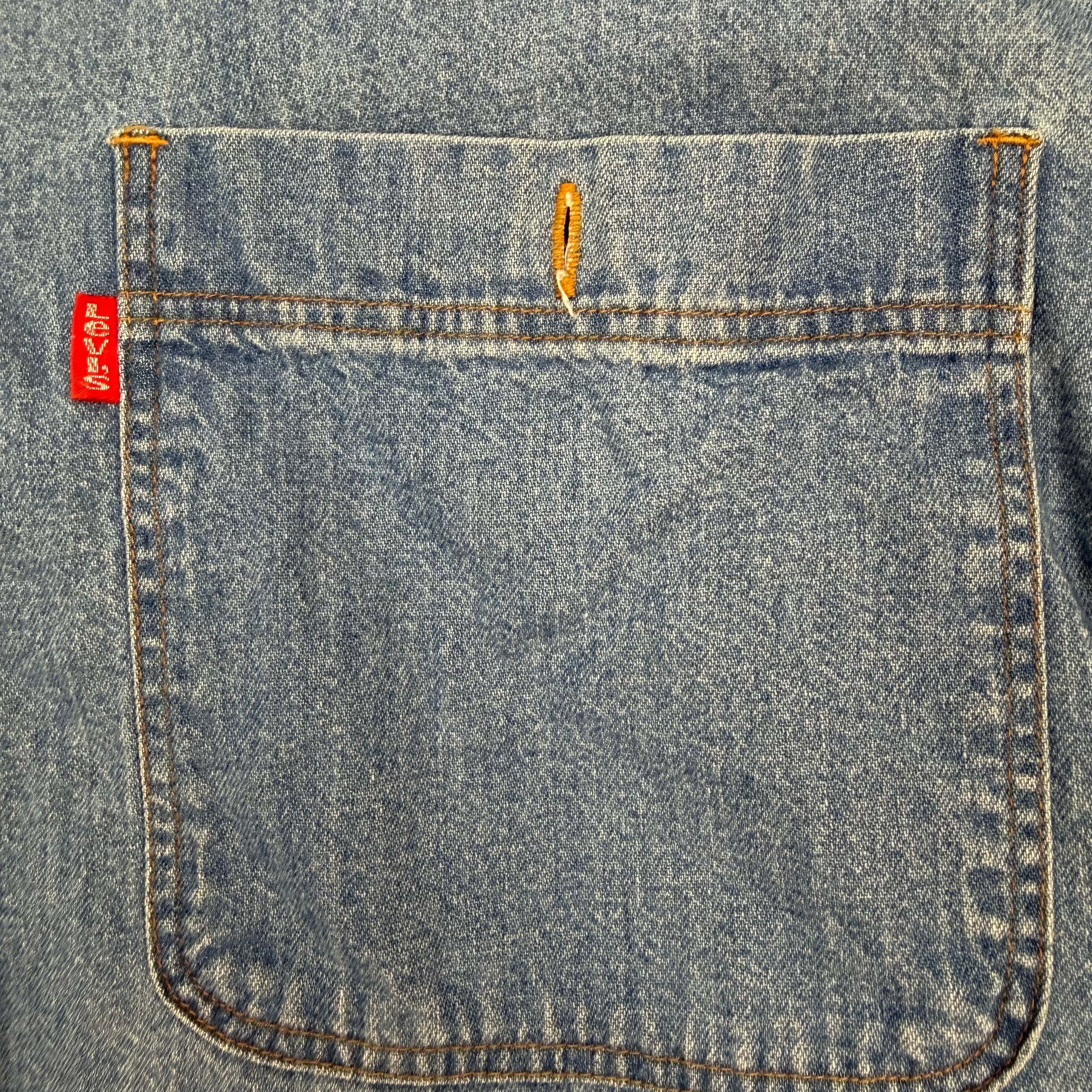 Vintage Levi’s Button Up Shirt Blue