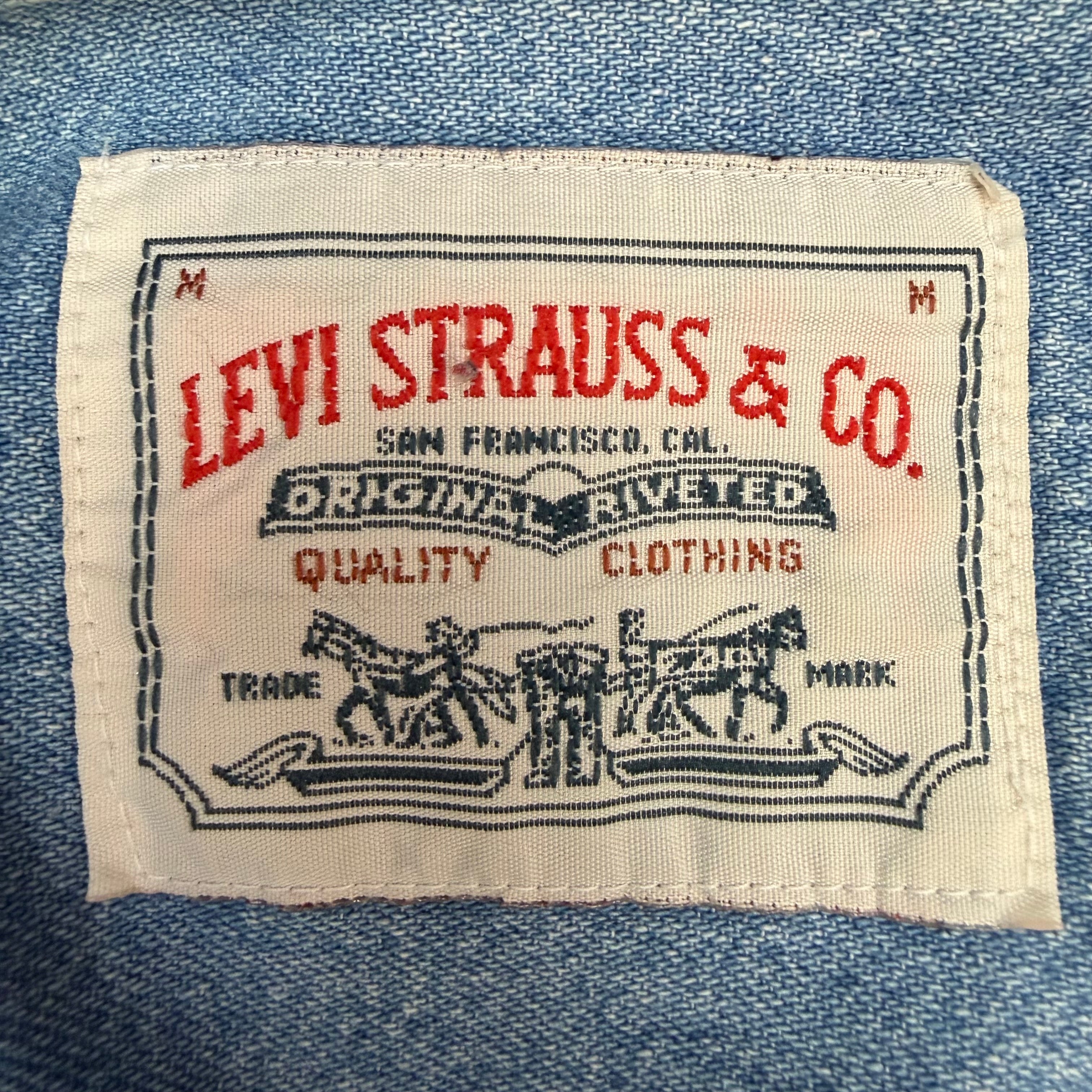 Vintage Levi’s Button Up Shirt Blue