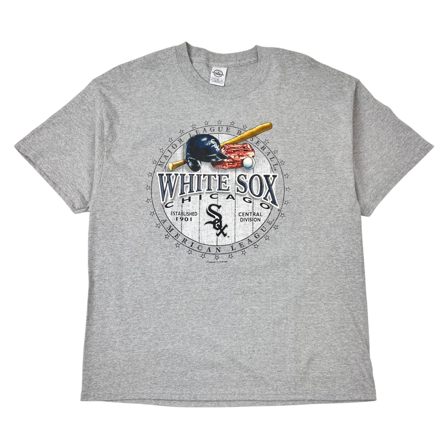 Vintage Y2K 2005 Chicago White Sox Major League Baseball Graphic T-Shirt