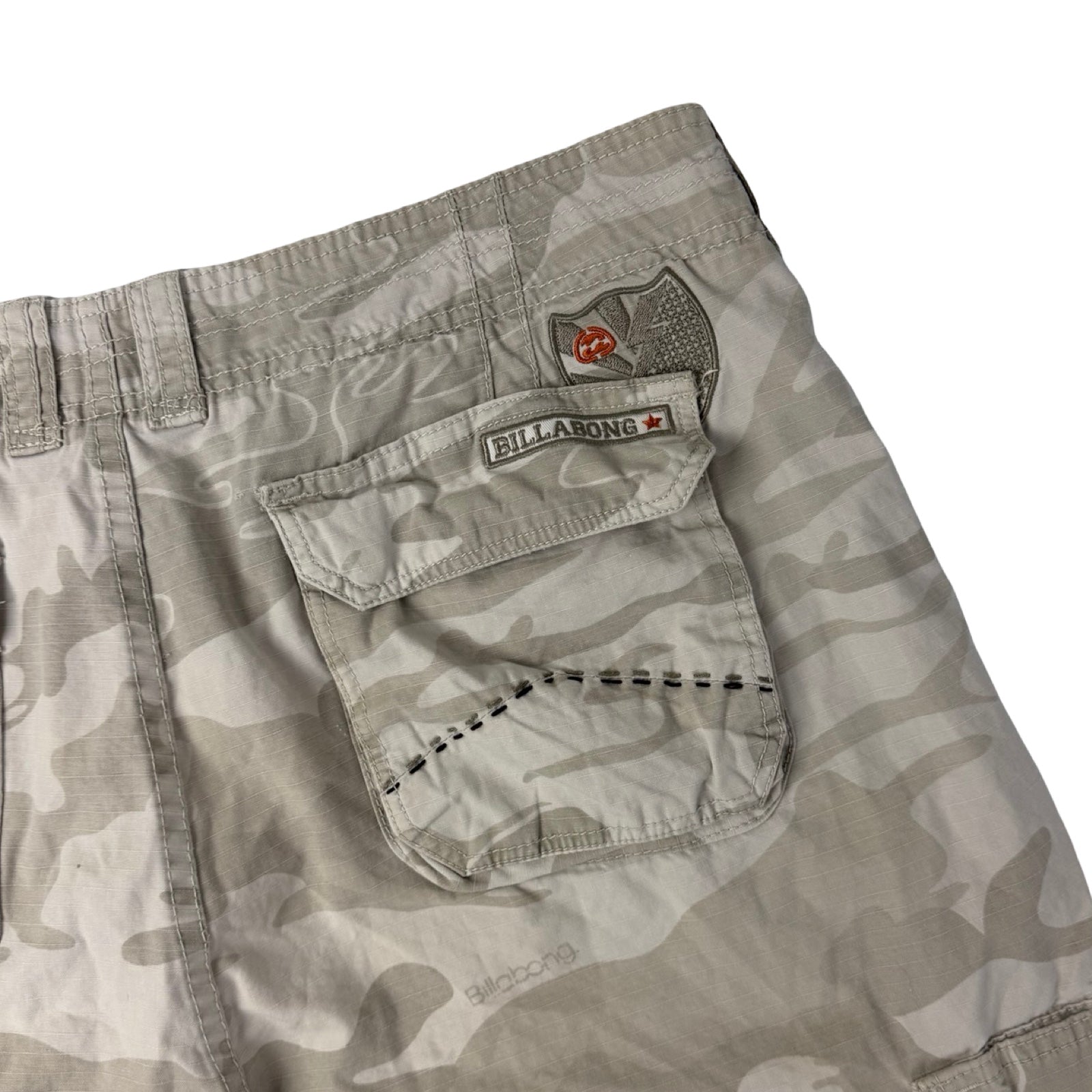 Vintage Billabong Desert Camo Cargo Shorts Beige