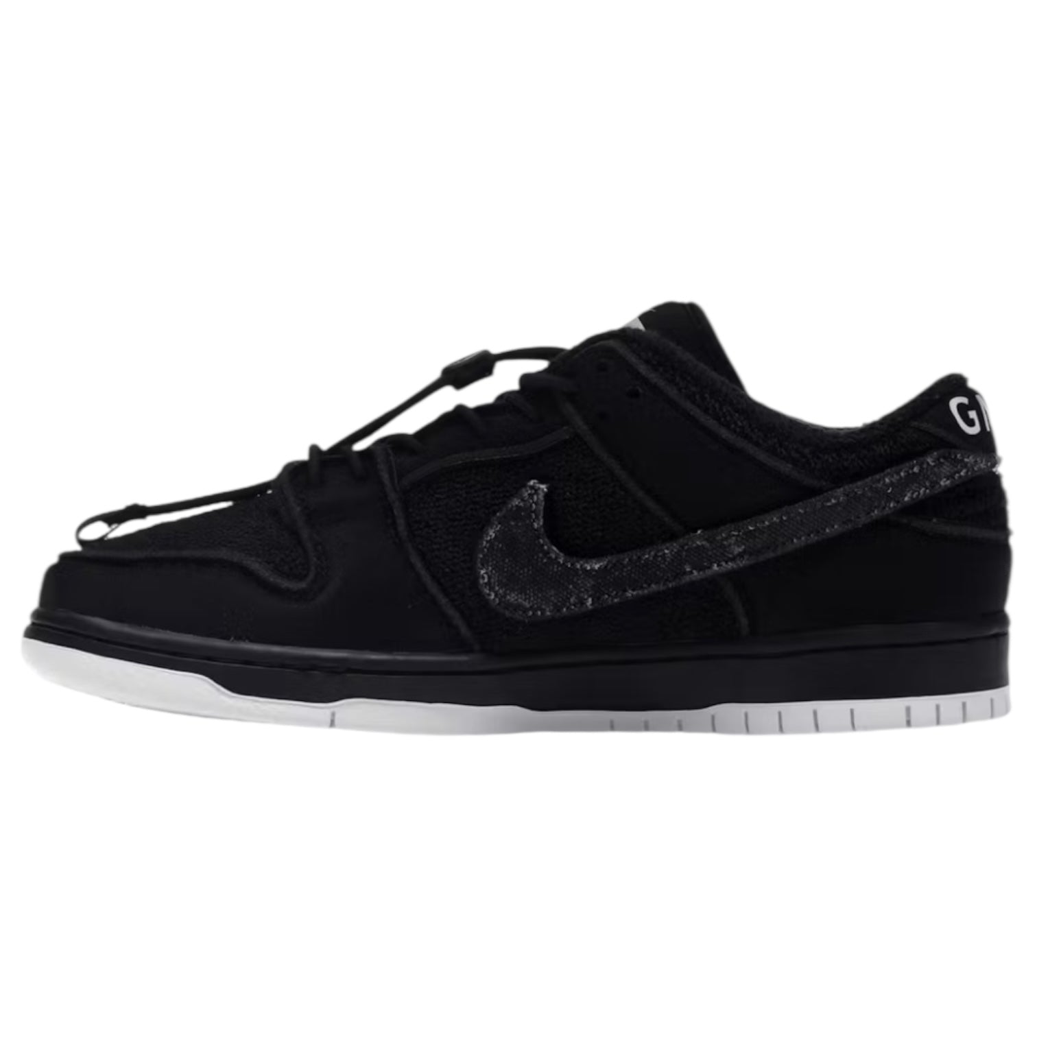 Nike SB Dunk Low Gnarhunters