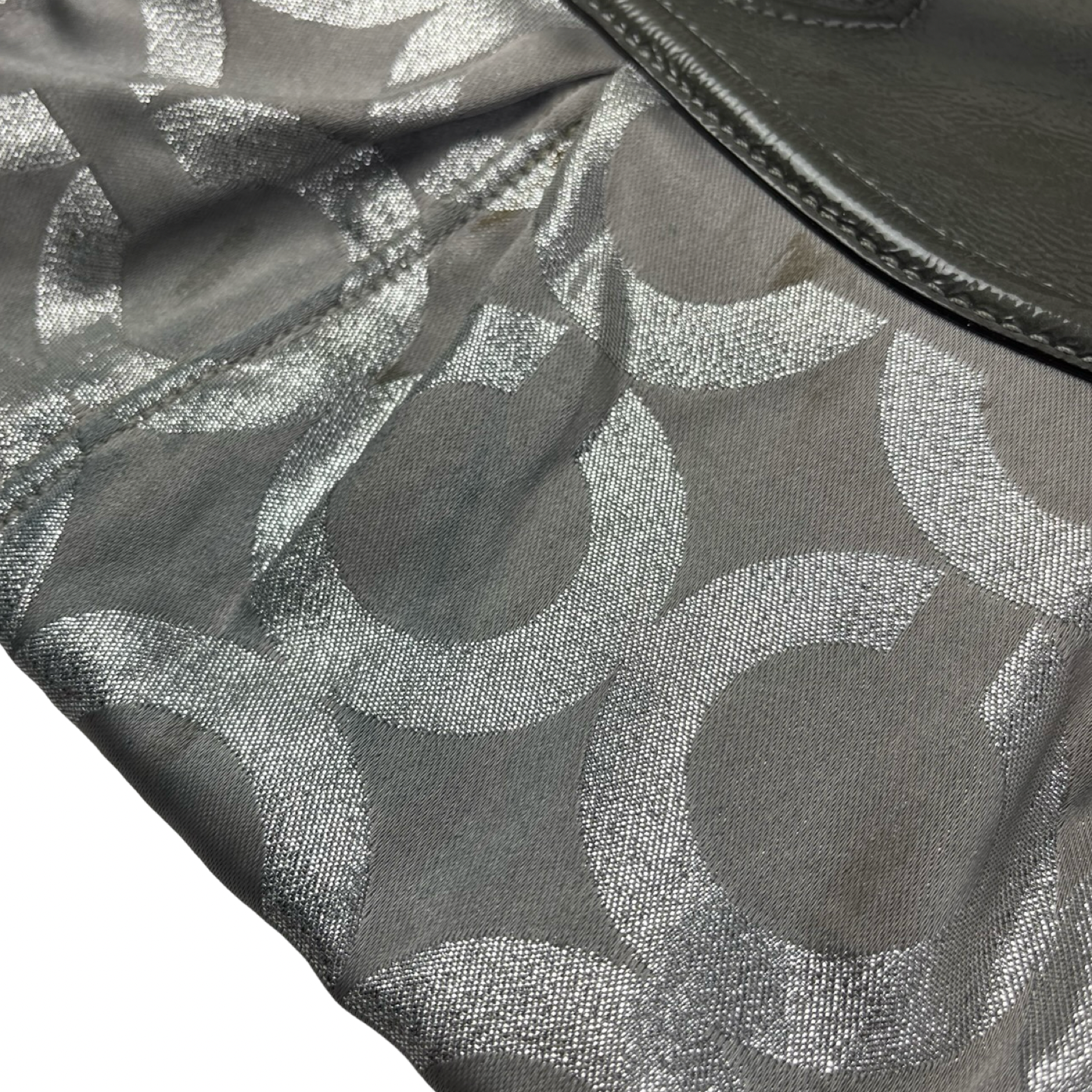 (W) Coach Madison Gray Op Art Signature C Patent Trim Purse