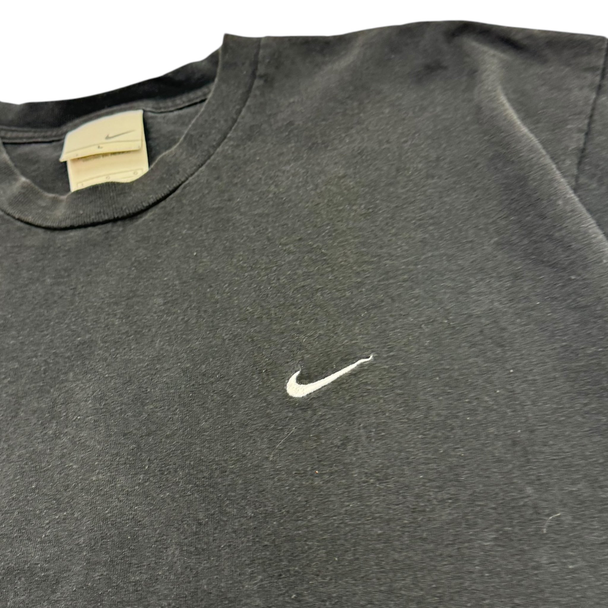 Vintage Y2K Nike Pocket Swoosh T-Shirt Black