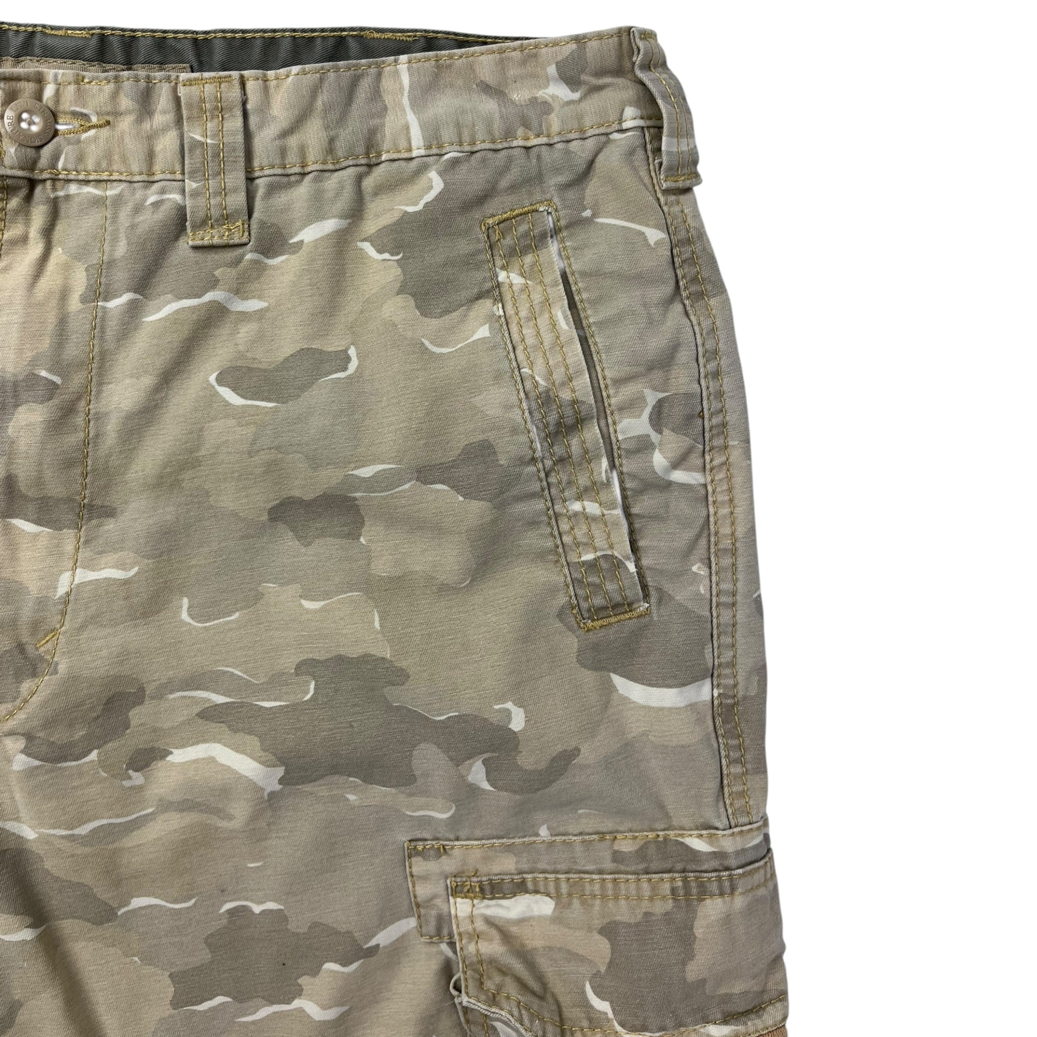 Vintage Y2K Levi's Desert Camo Cargo Shorts