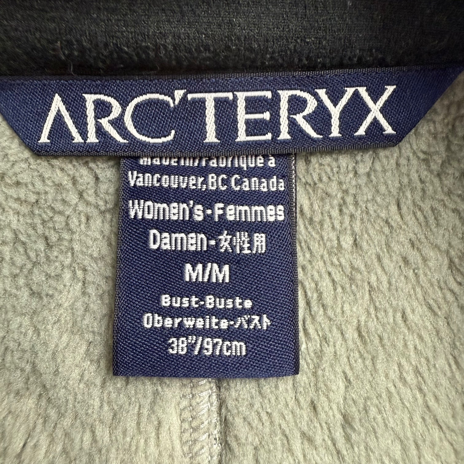 Vintage Women’s Arc’teryx Epsilon LT Jacket Cream