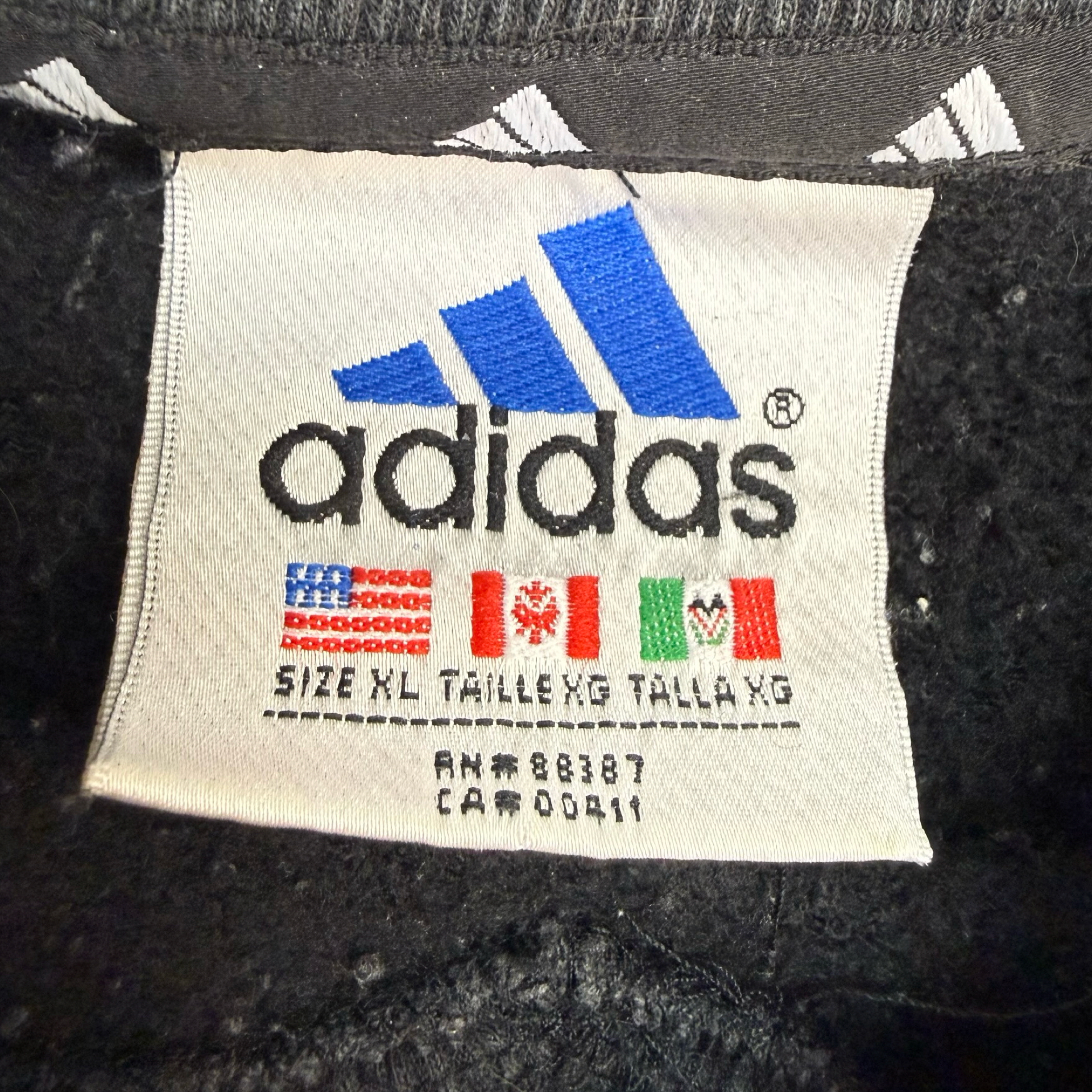 (W) Vintage Adidas Cropped Crewneck Sweater Black