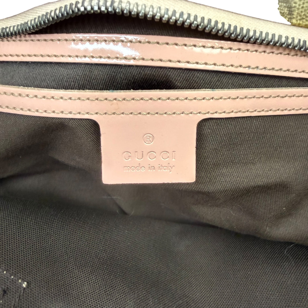 Gucci GG Supreme Monogram Medium Tote