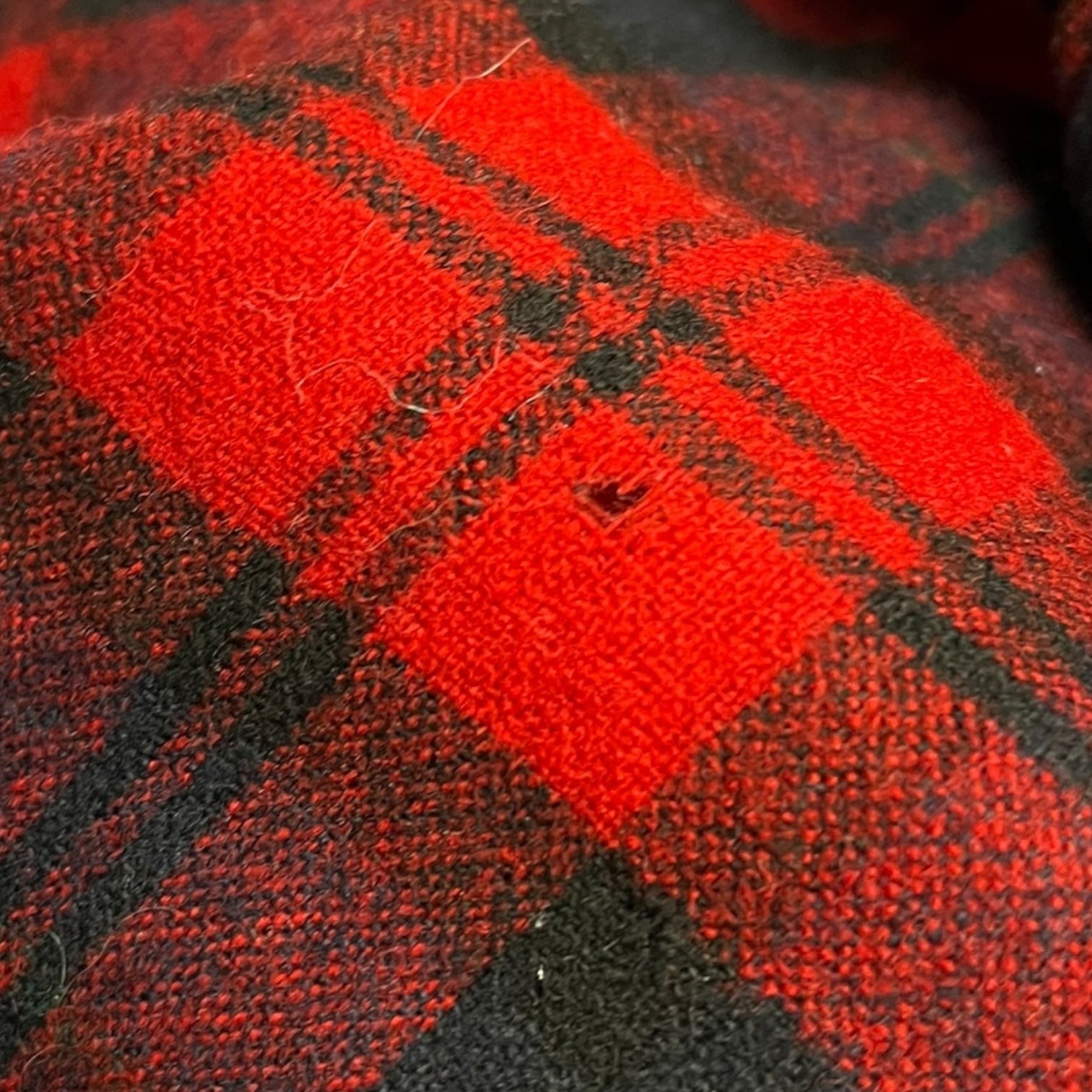 Vintage Pendleton Plaid Wool Button Up Shirt Black/Red