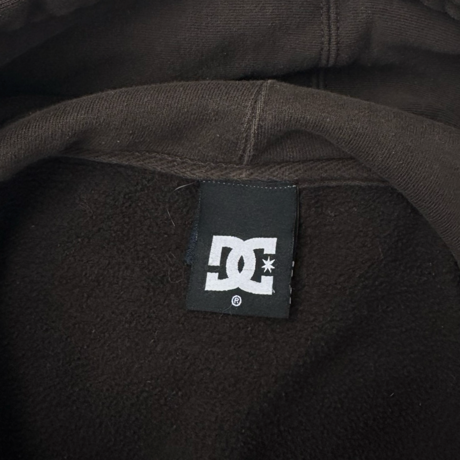 Vintage Y2K DC Shoe Co. USA Sleeve Spellout Hoodie Brown