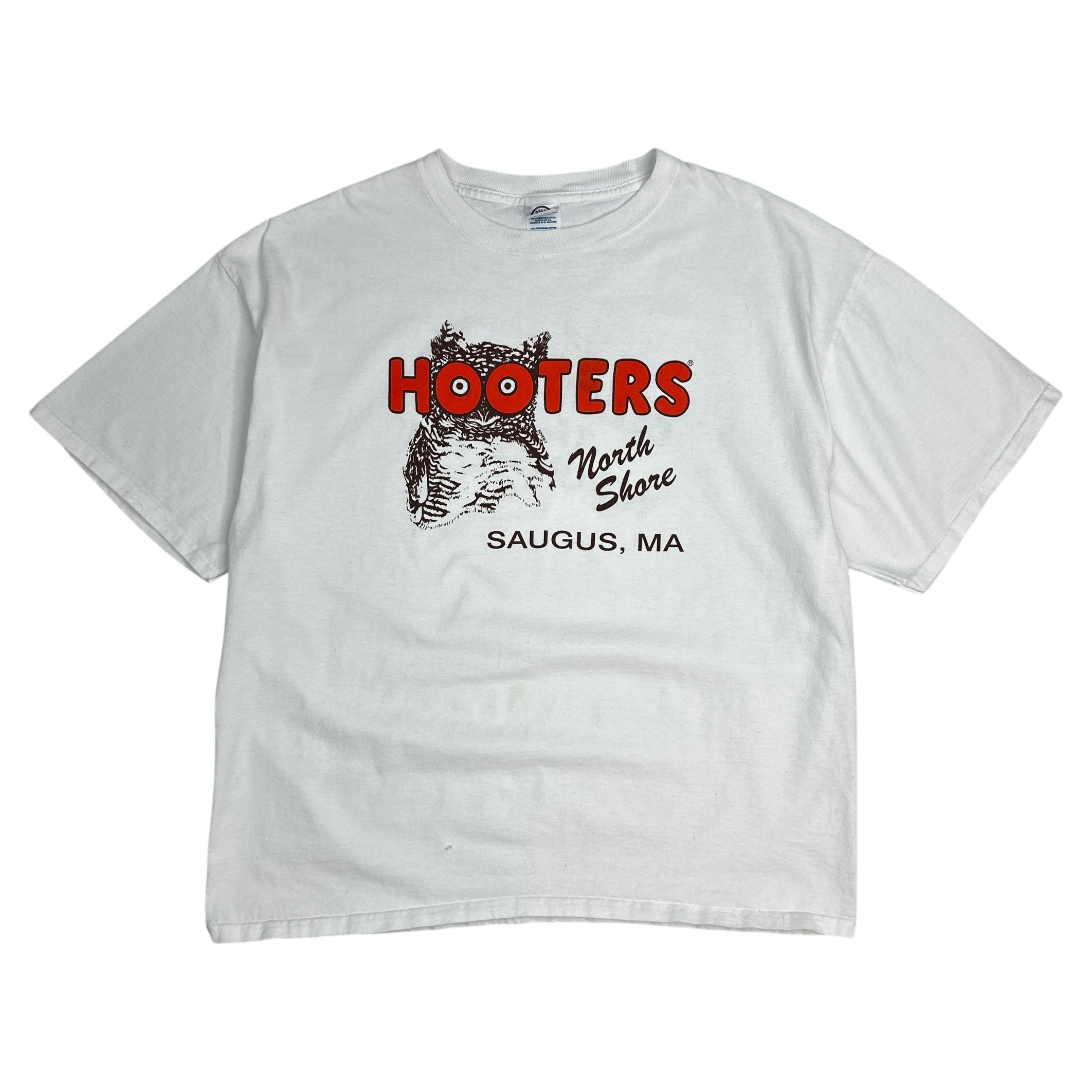 Vintage Hooters North Shore Saugus Massachusetts Tee