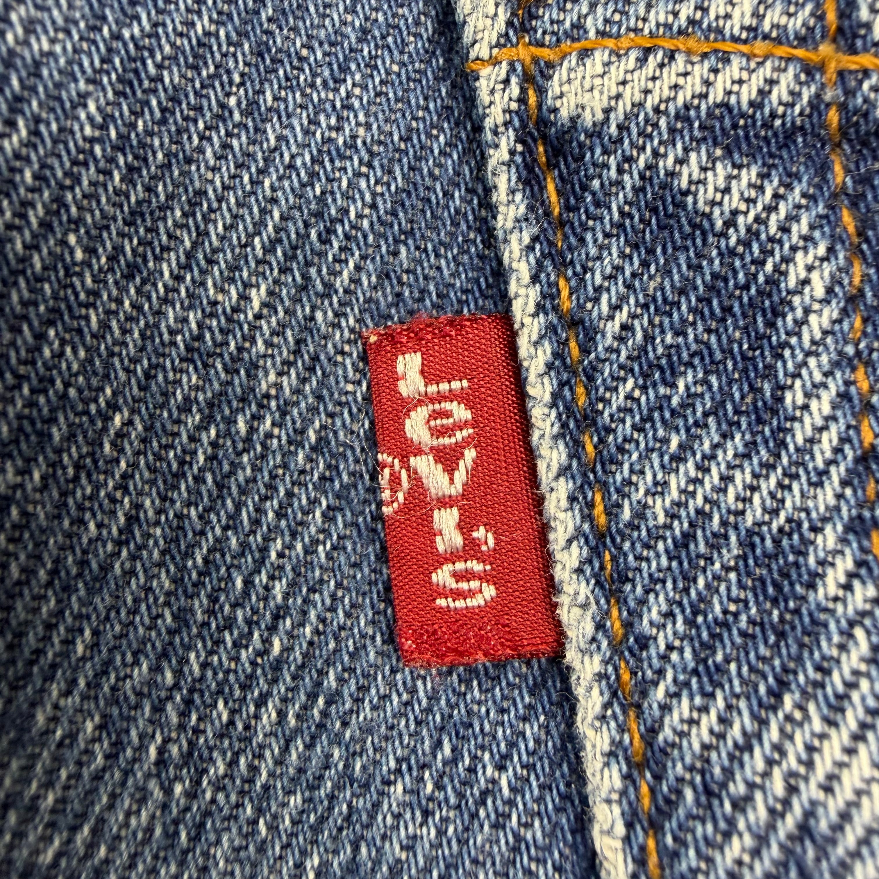 Vintage Levi’s 501 Medium Wash Denim Jeans Blue