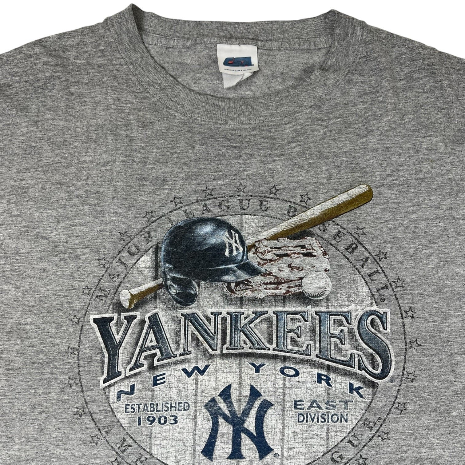 Vintage 2000’s New York Yankees T-Shirt Grey