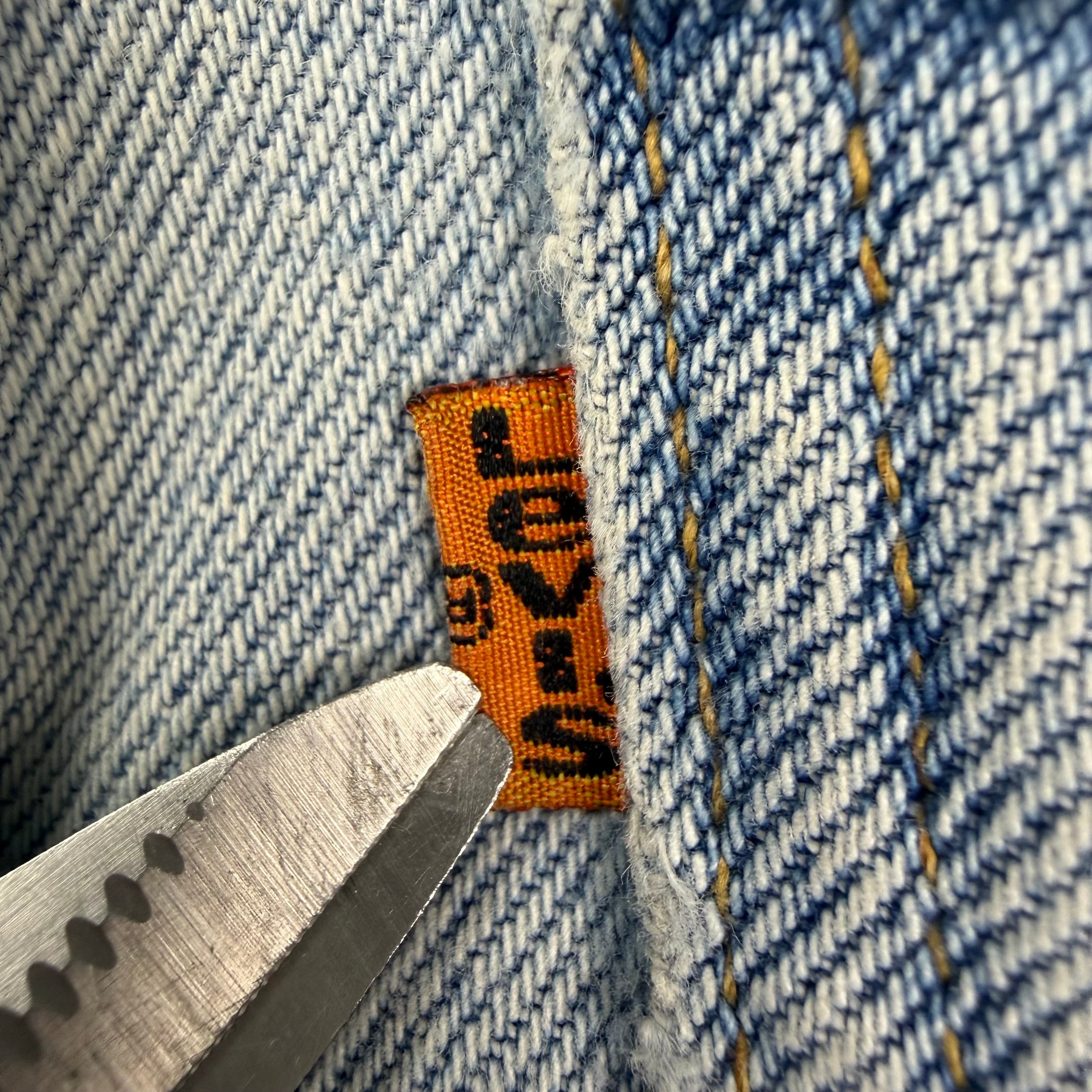 Vintage Levi’s 619 Light Wash Orange Tab Denim Jeans Blue